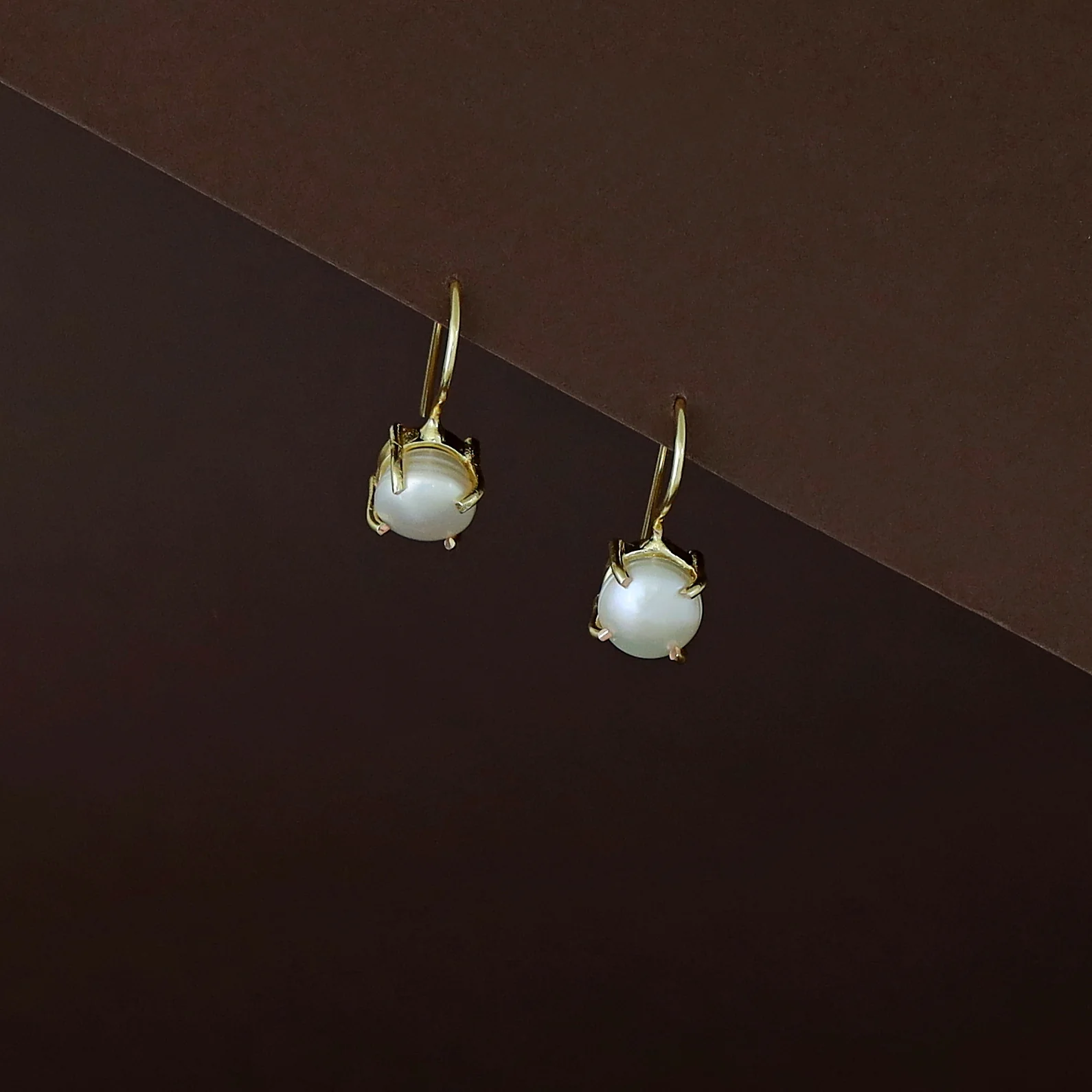 Megha Golden Pearl Claw Drop - Image 3