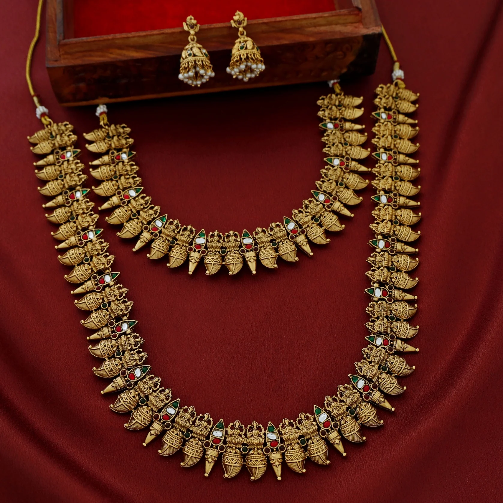 Meghna Devi Jadau kundan Mango Bridal Set Neckpiece With Earring - Image 3