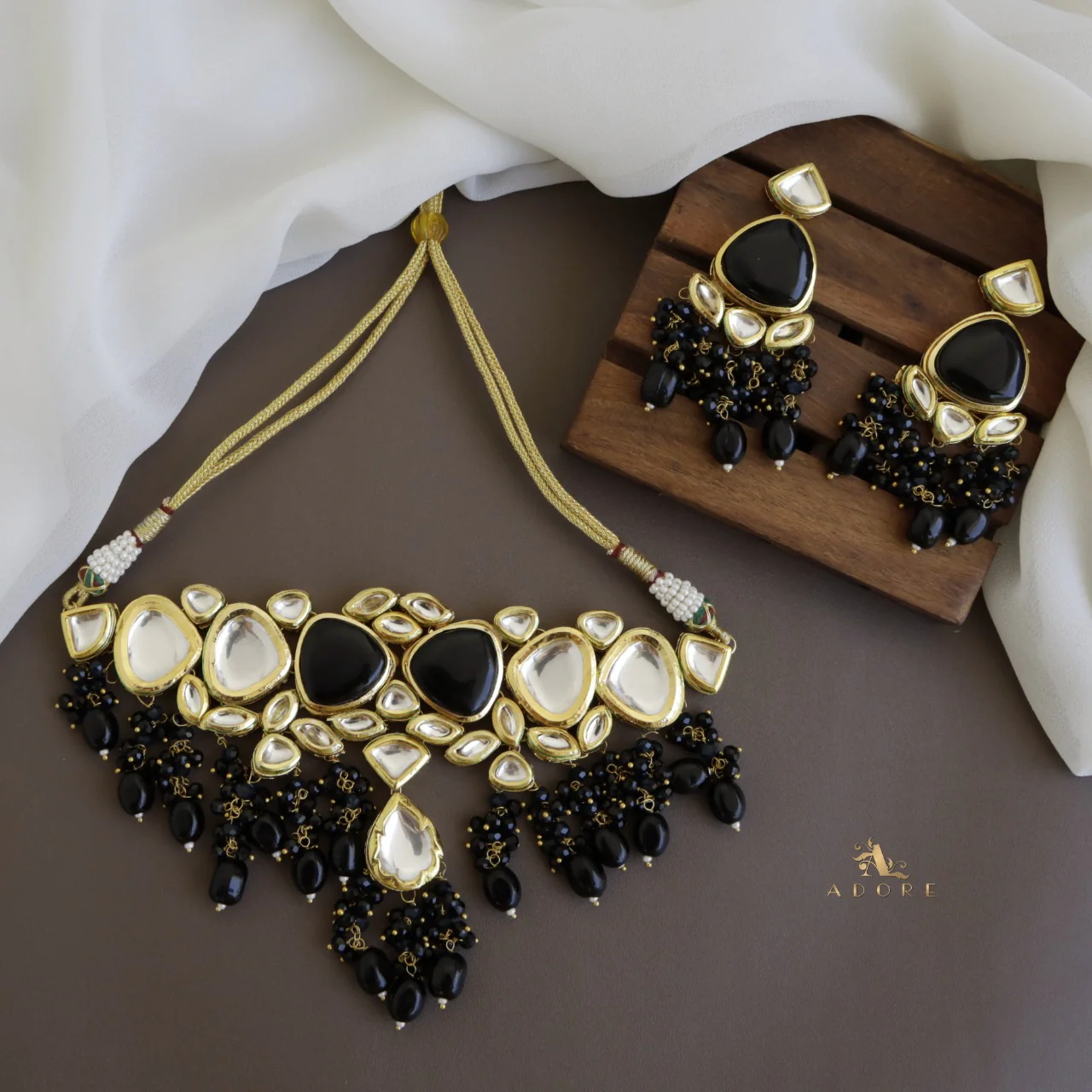 Mehanaz Kundan Choker With Earring - Image 11