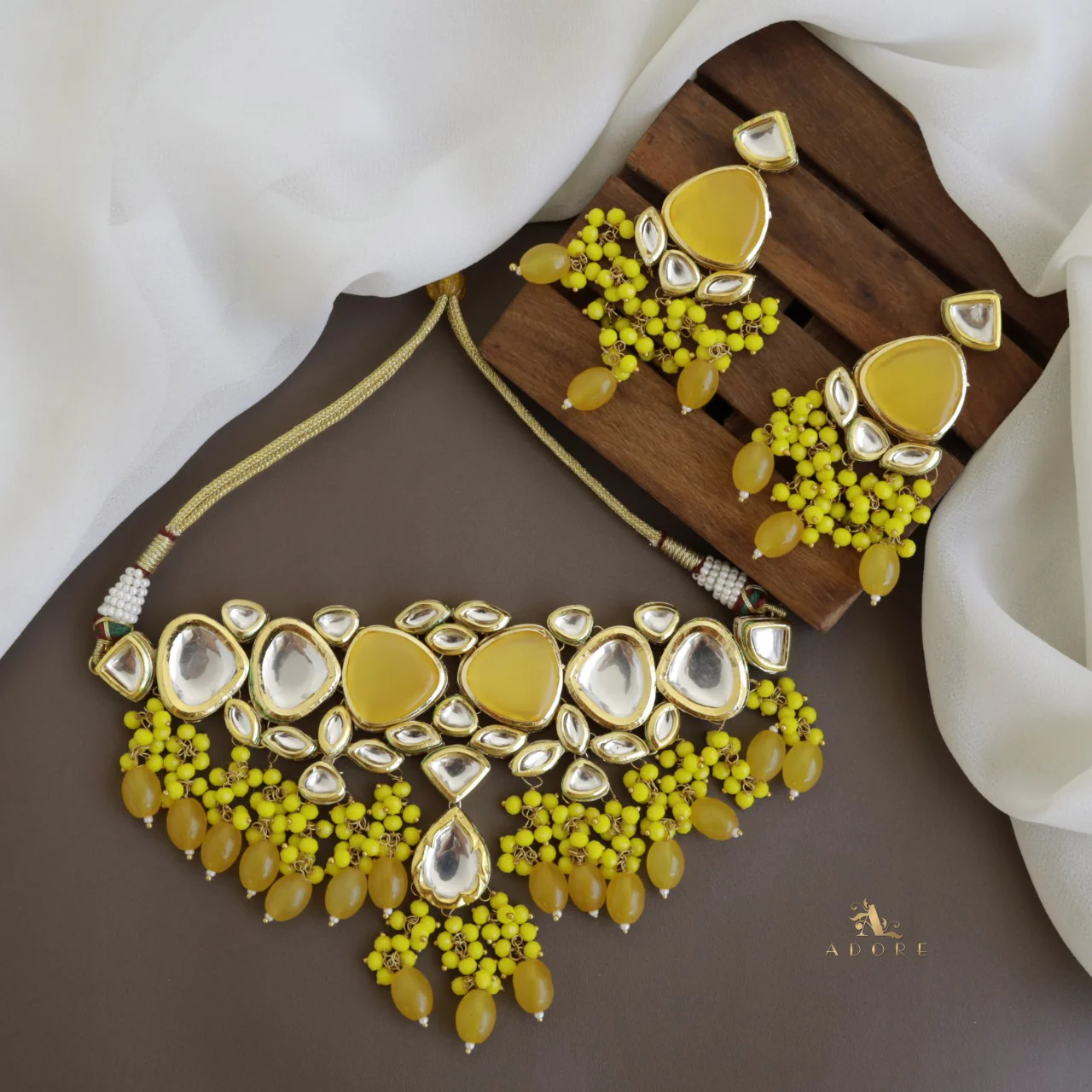 Mehanaz Kundan Choker With Earring - Image 9