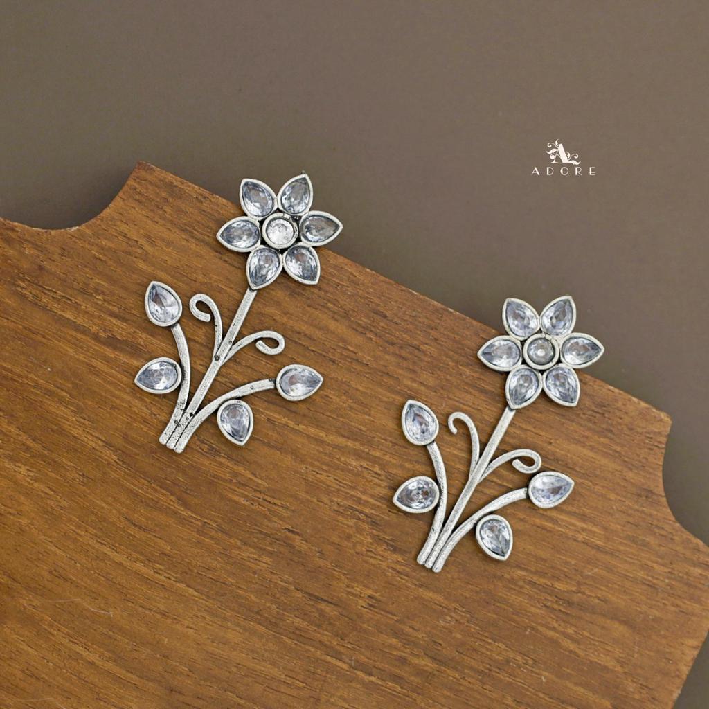 Melvirra Flower Glossy Earring - Image 4