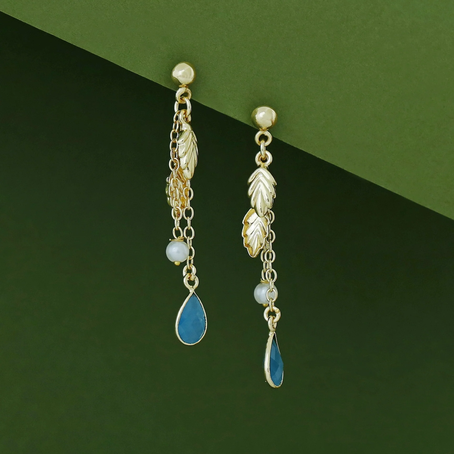 Merceralna Golden Dual Leafy Glossy Pearl Earring - Image 10