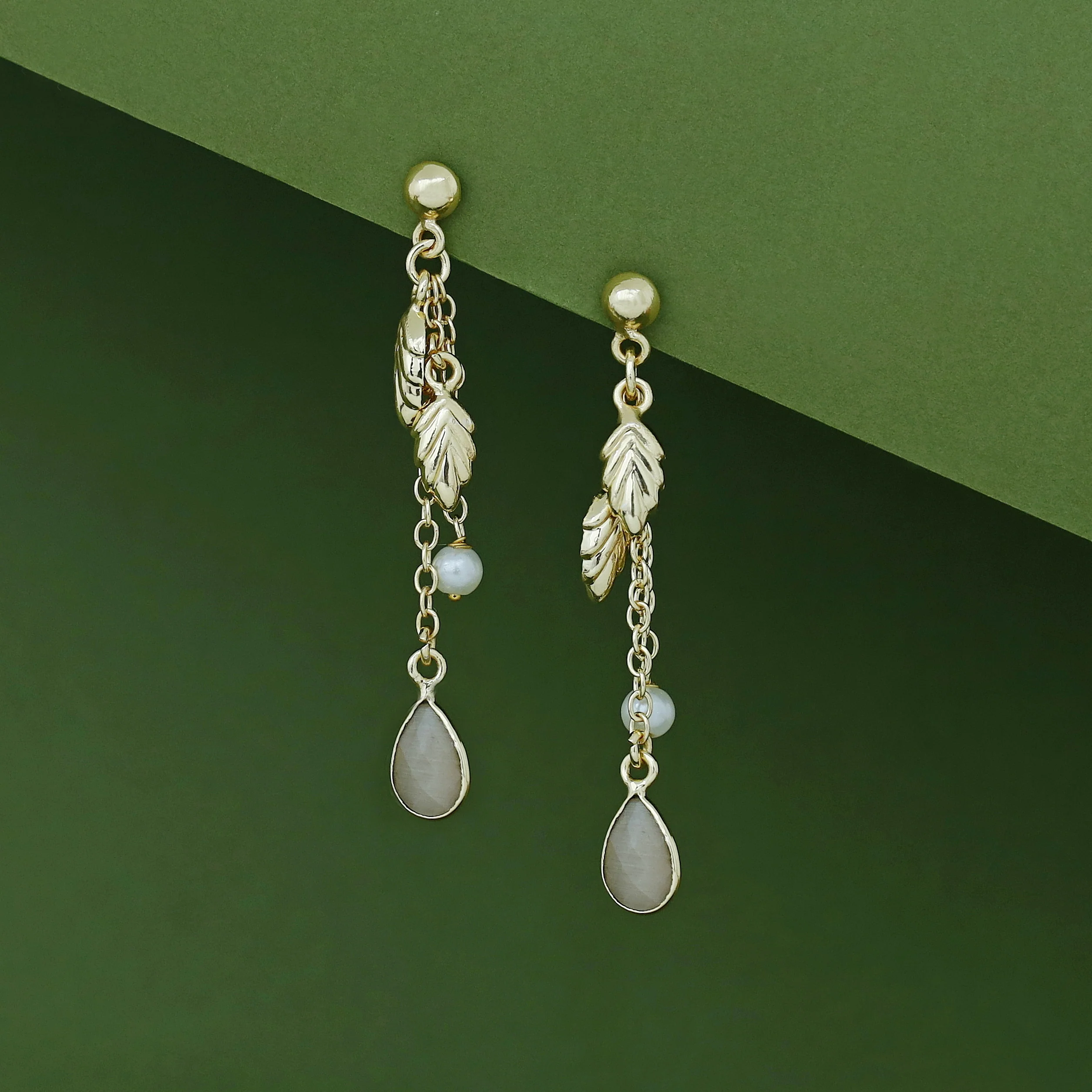 Merceralna Golden Dual Leafy Glossy Pearl Earring - Image 12