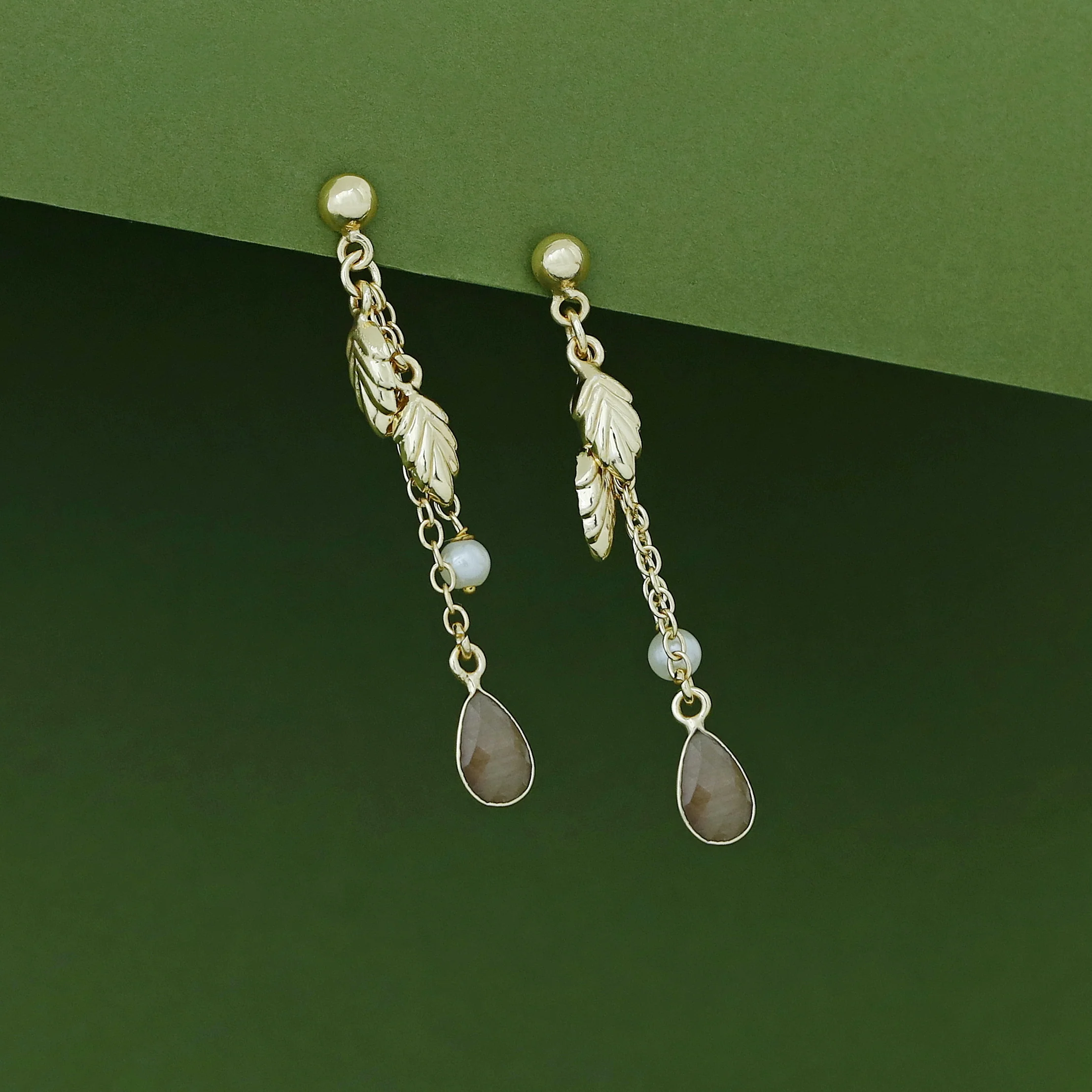 Merceralna Golden Dual Leafy Glossy Pearl Earring - Image 14