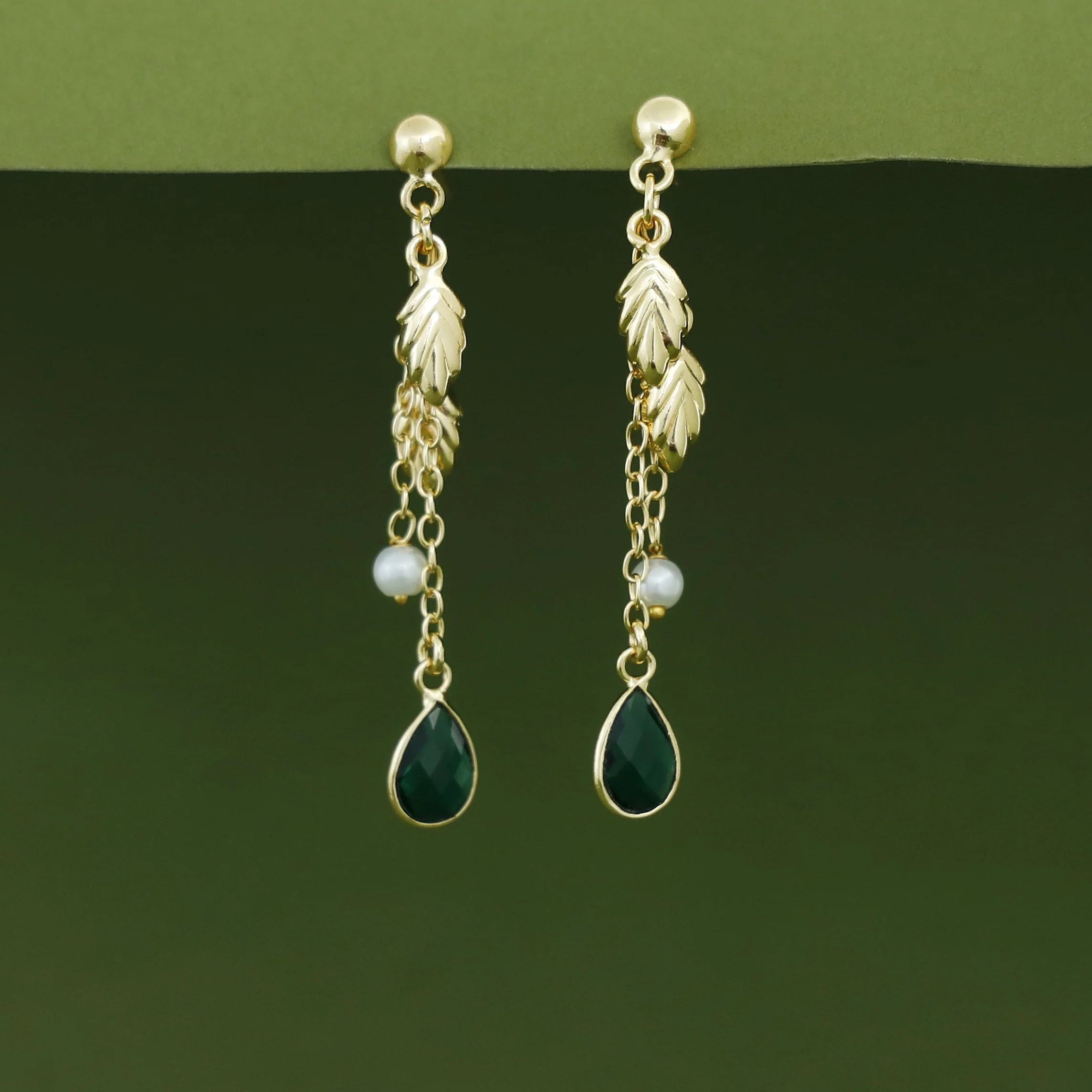 Merceralna Golden Dual Leafy Glossy Pearl Earring - Image 3
