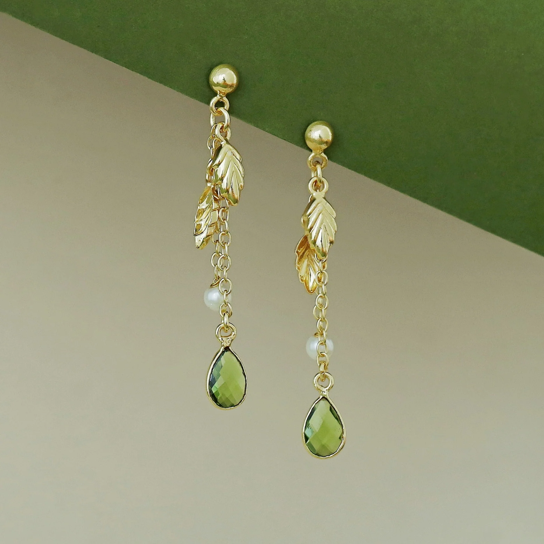 Merceralna Golden Dual Leafy Glossy Pearl Earring - Image 5