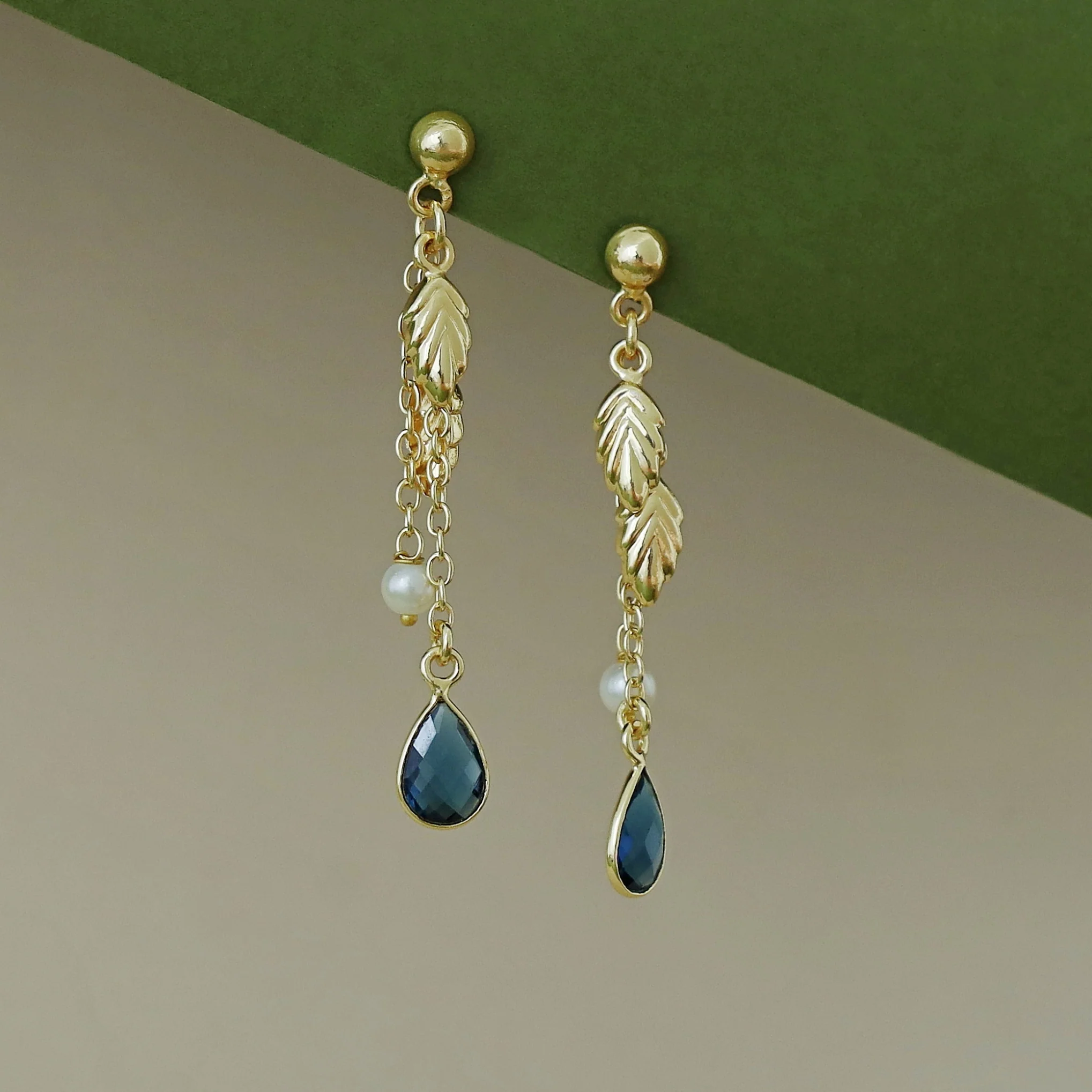 Merceralna Golden Dual Leafy Glossy Pearl Earring - Image 7