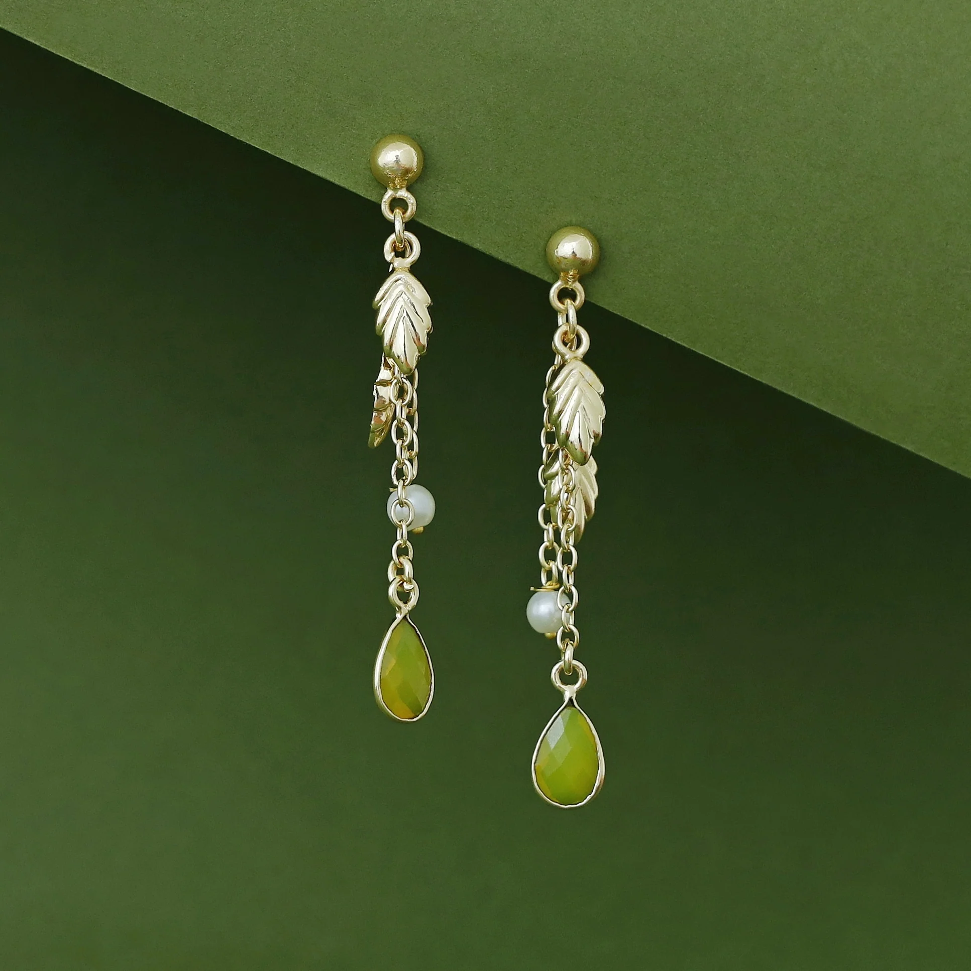 Merceralna Golden Dual Leafy Glossy Pearl Earring - Image 9