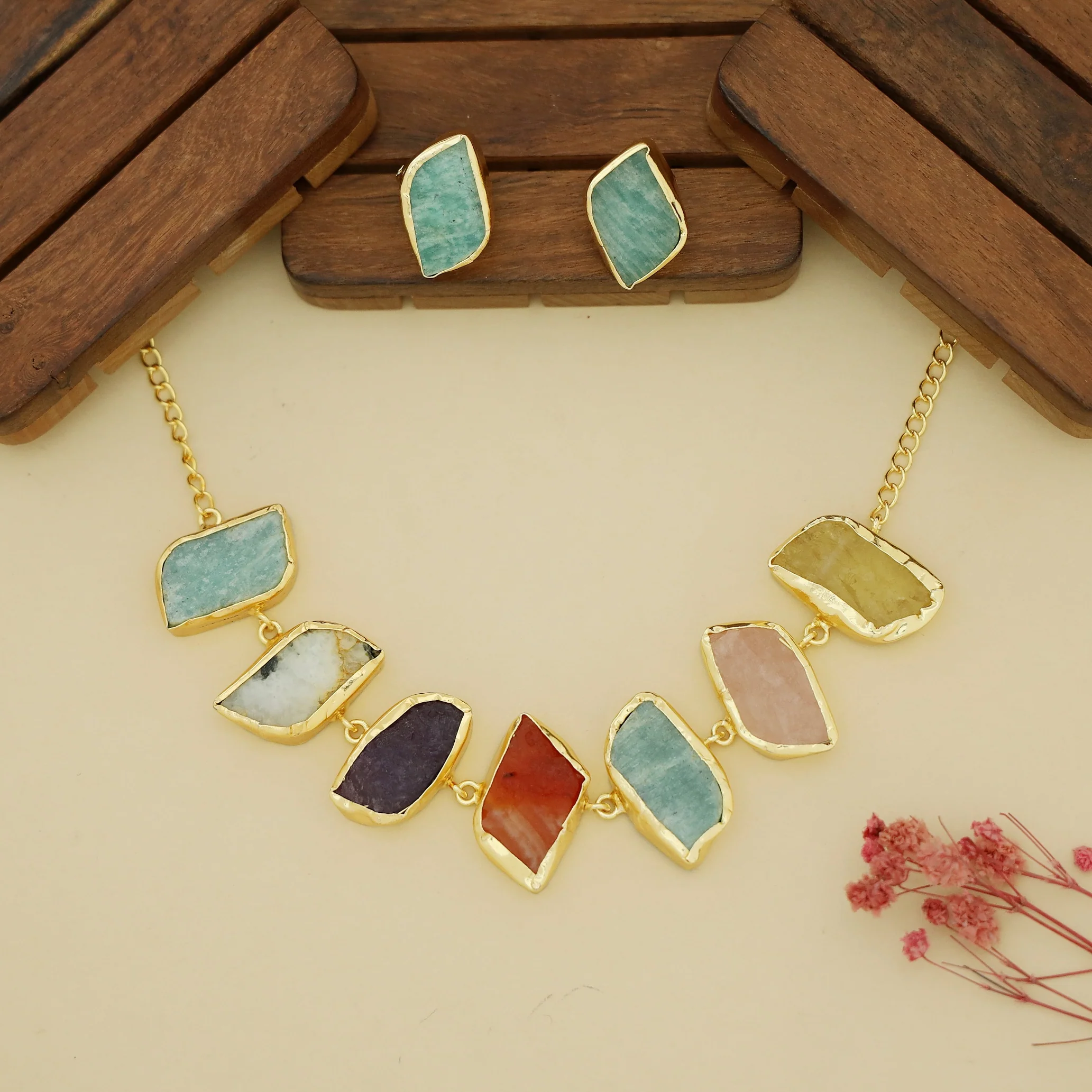 Merlot Raw Stone Multicolour Choker With Stud - Image 7