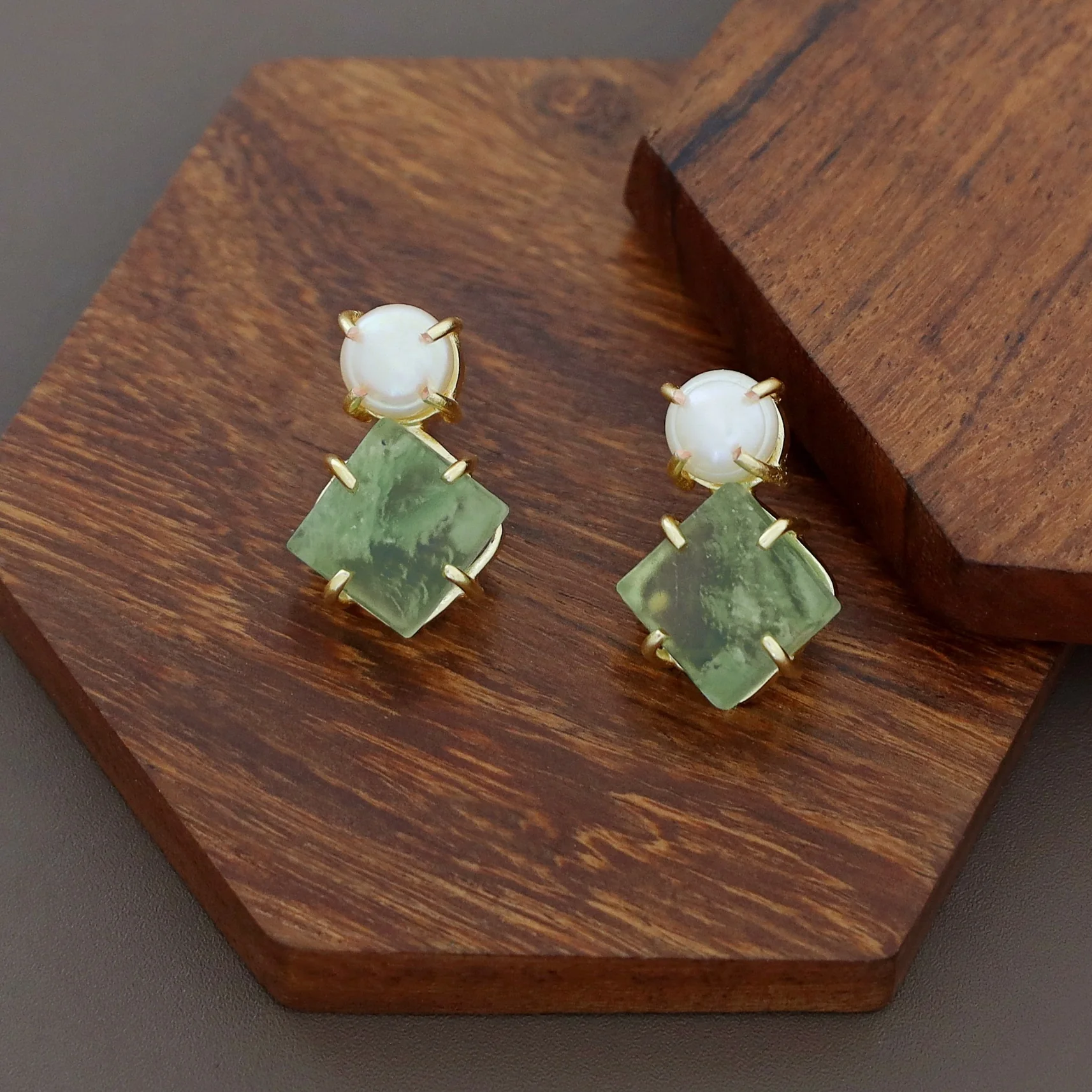 Micaela Pearl Raw Stone Claw Earring - Image 11
