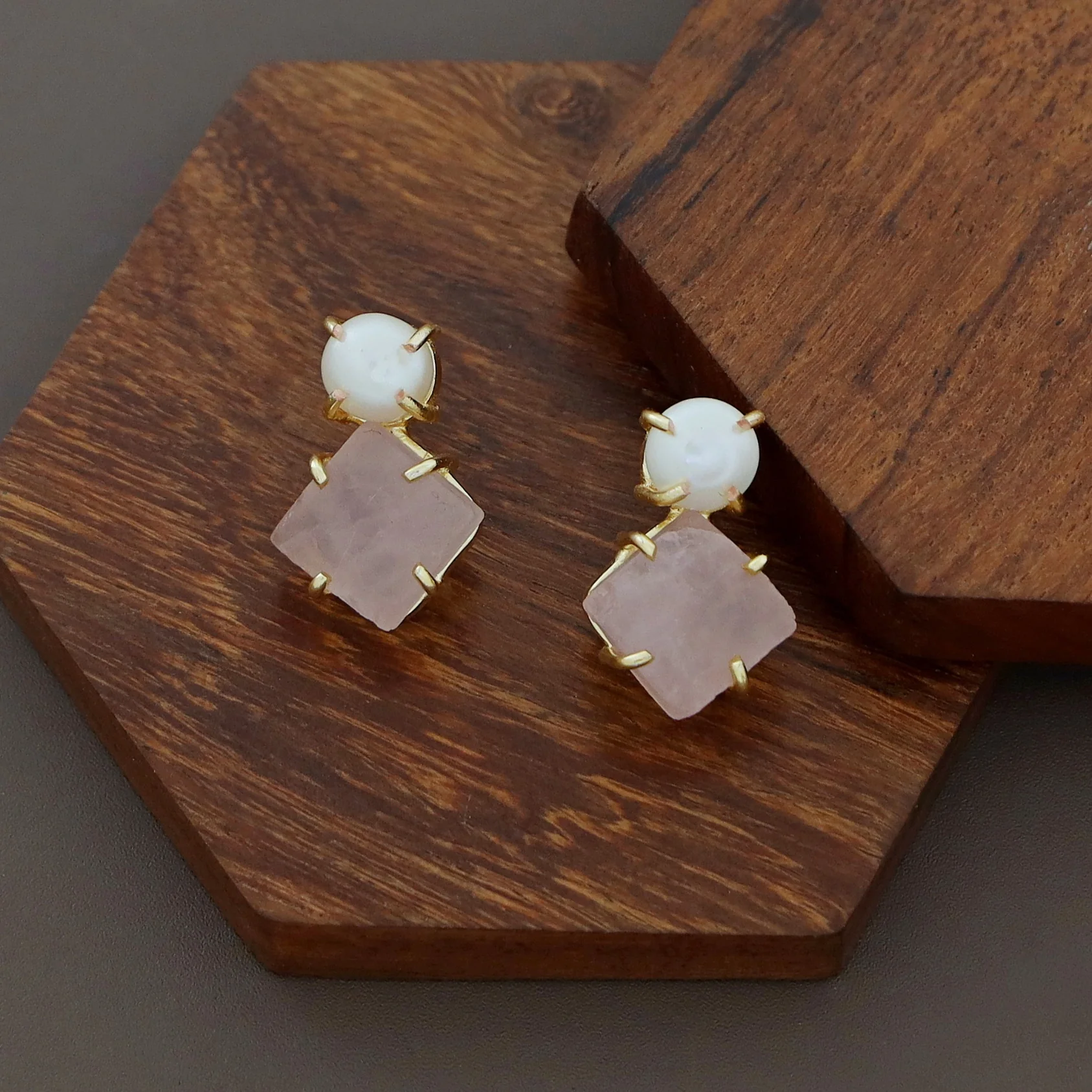 Micaela Pearl Raw Stone Claw Earring - Image 13