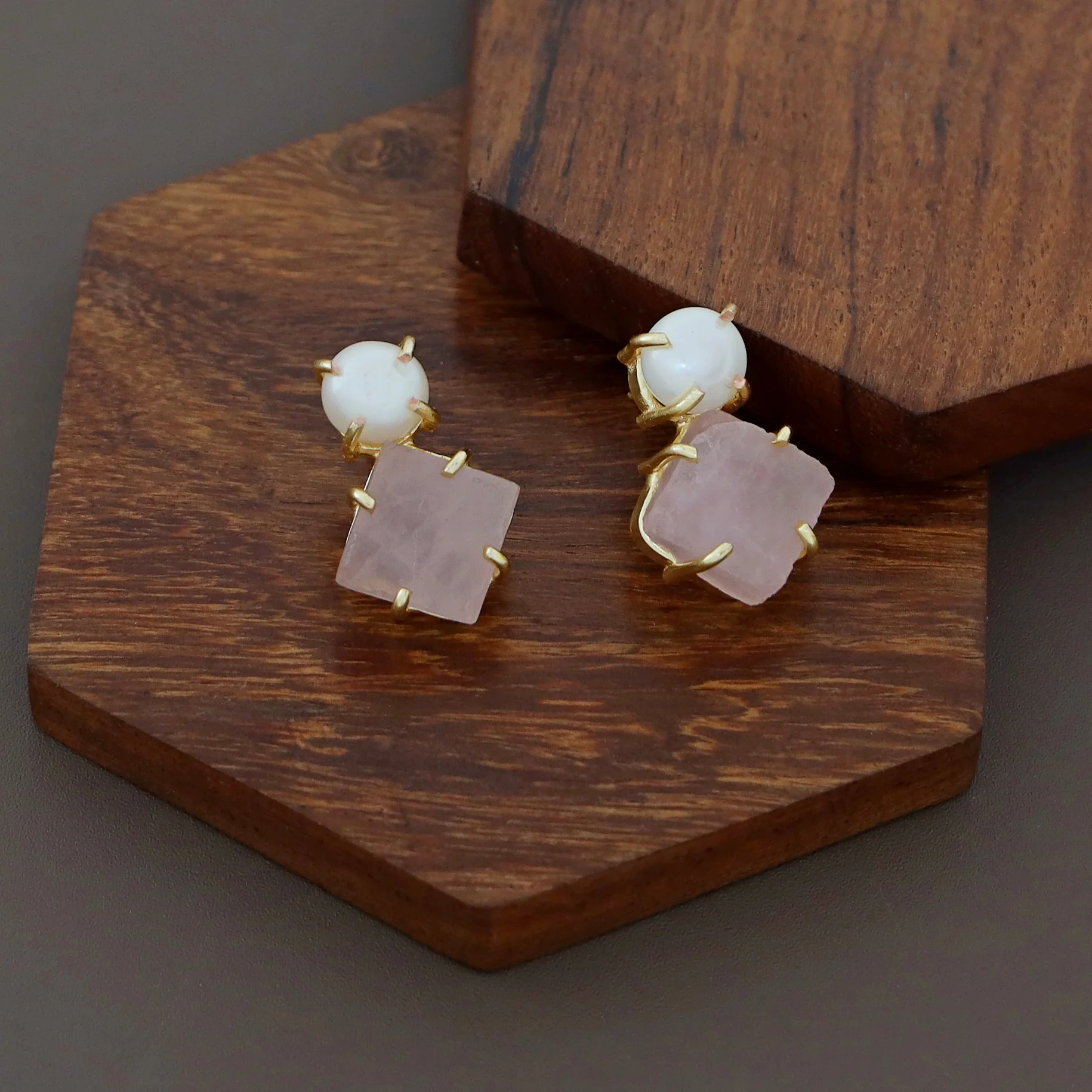 Micaela Pearl Raw Stone Claw Earring - Image 14