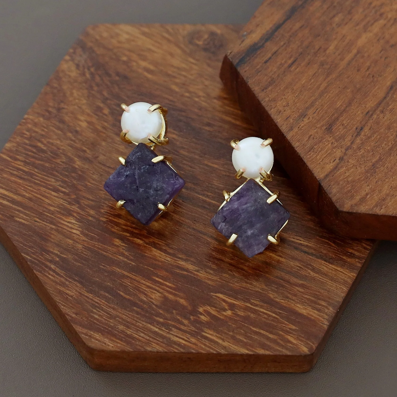 Micaela Pearl Raw Stone Claw Earring - Image 2