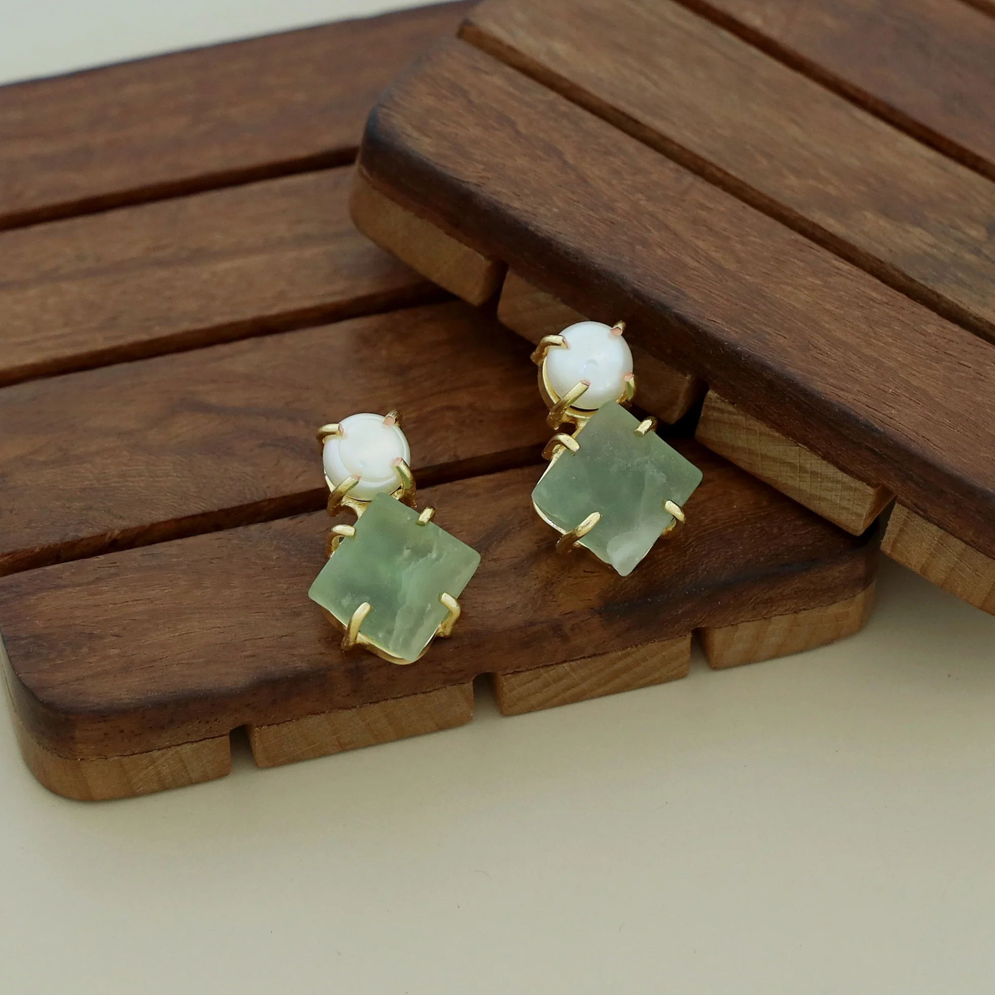 Micaela Pearl Raw Stone Claw Earring - Image 4