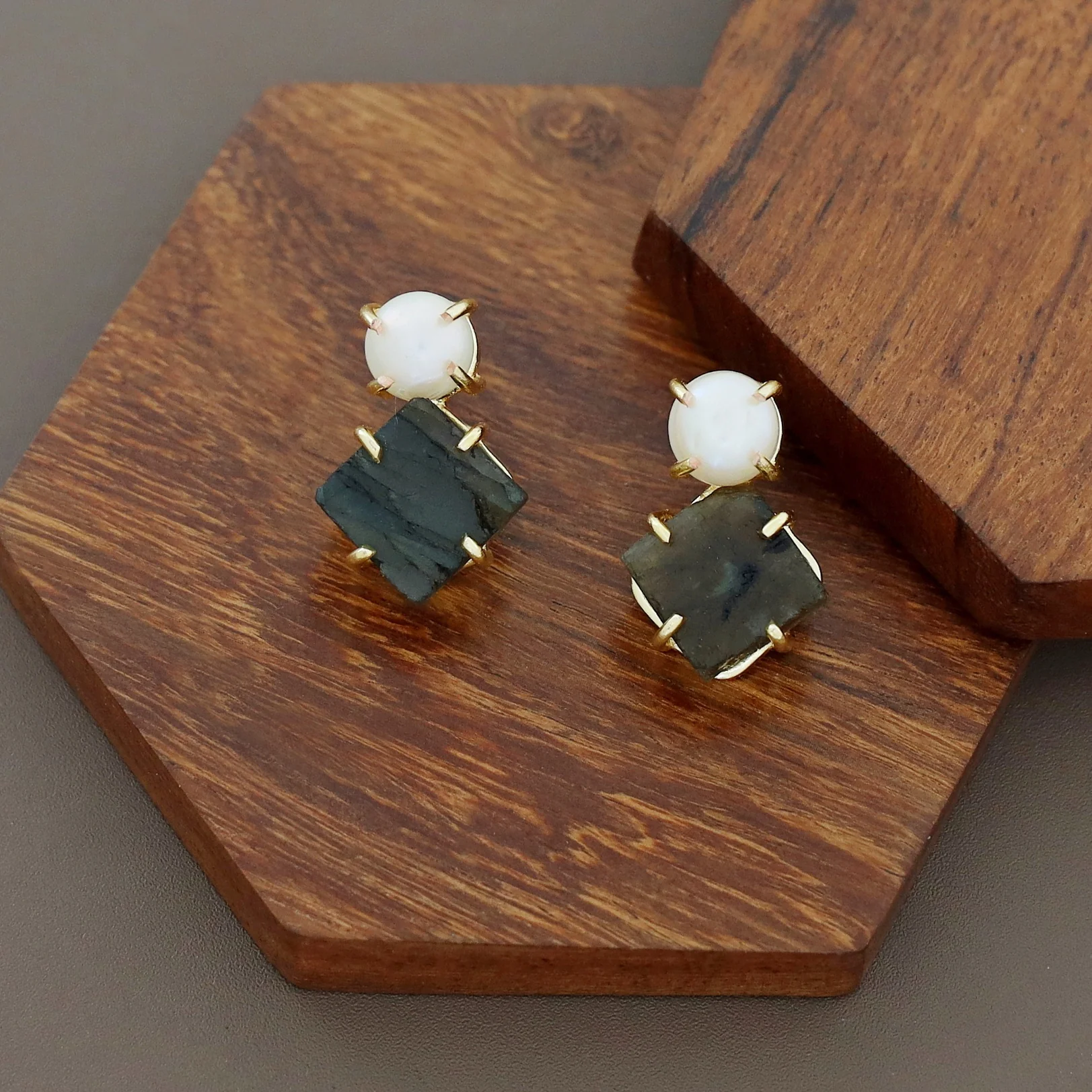 Micaela Pearl Raw Stone Claw Earring - Image 5