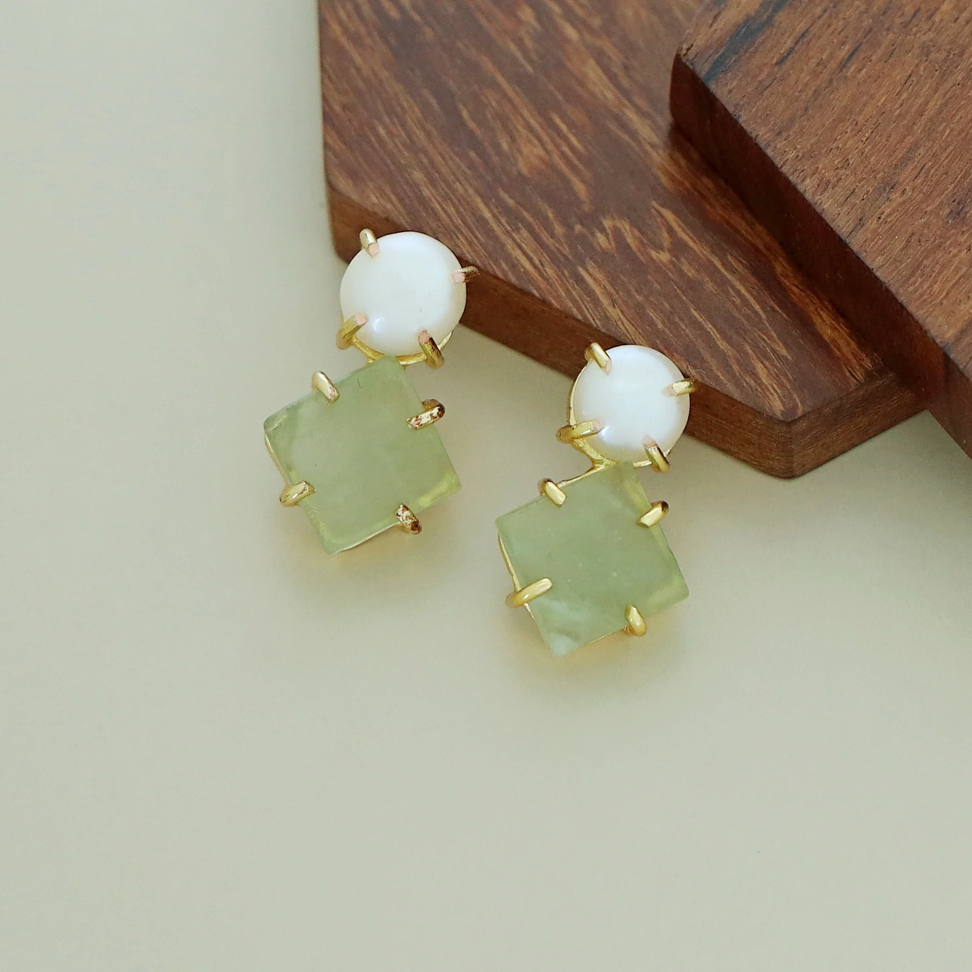 Micaela Pearl Raw Stone Claw Earring - Image 8