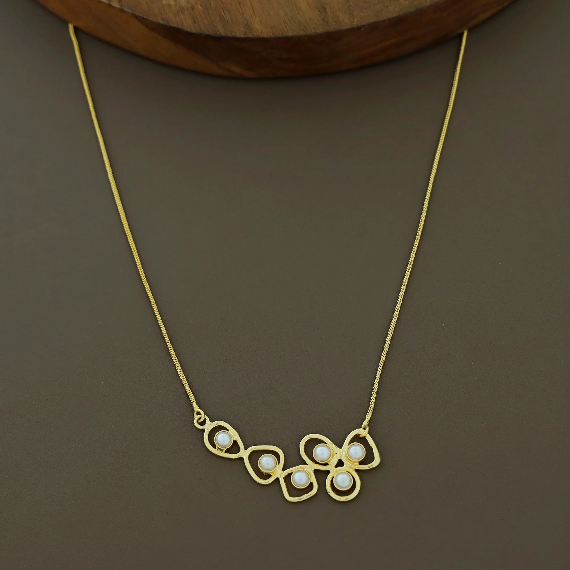 Mini Sabera Fresh Water Pearl Neckpiece - Image 4