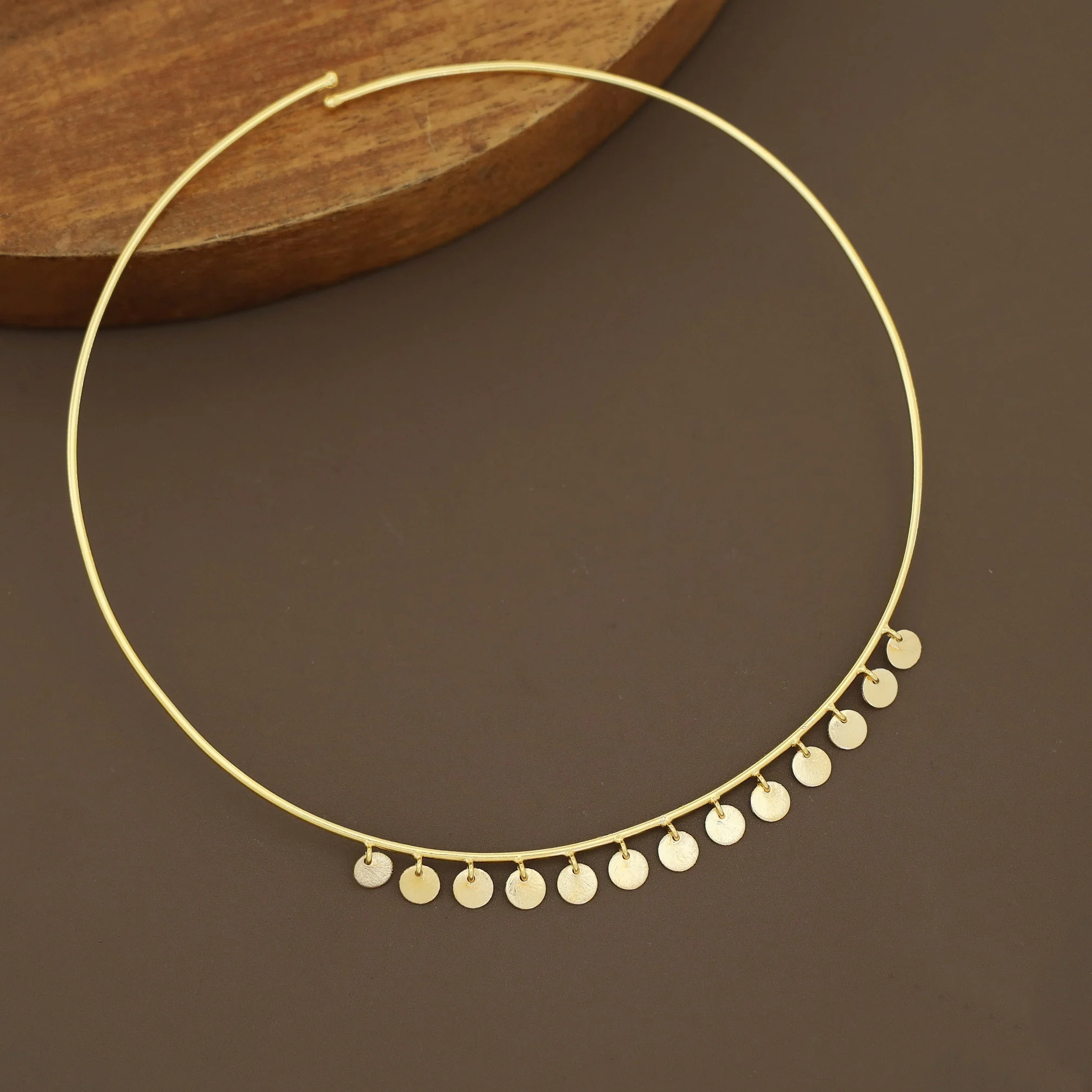 Mini Textured Circle Neck Cuff - Image 3