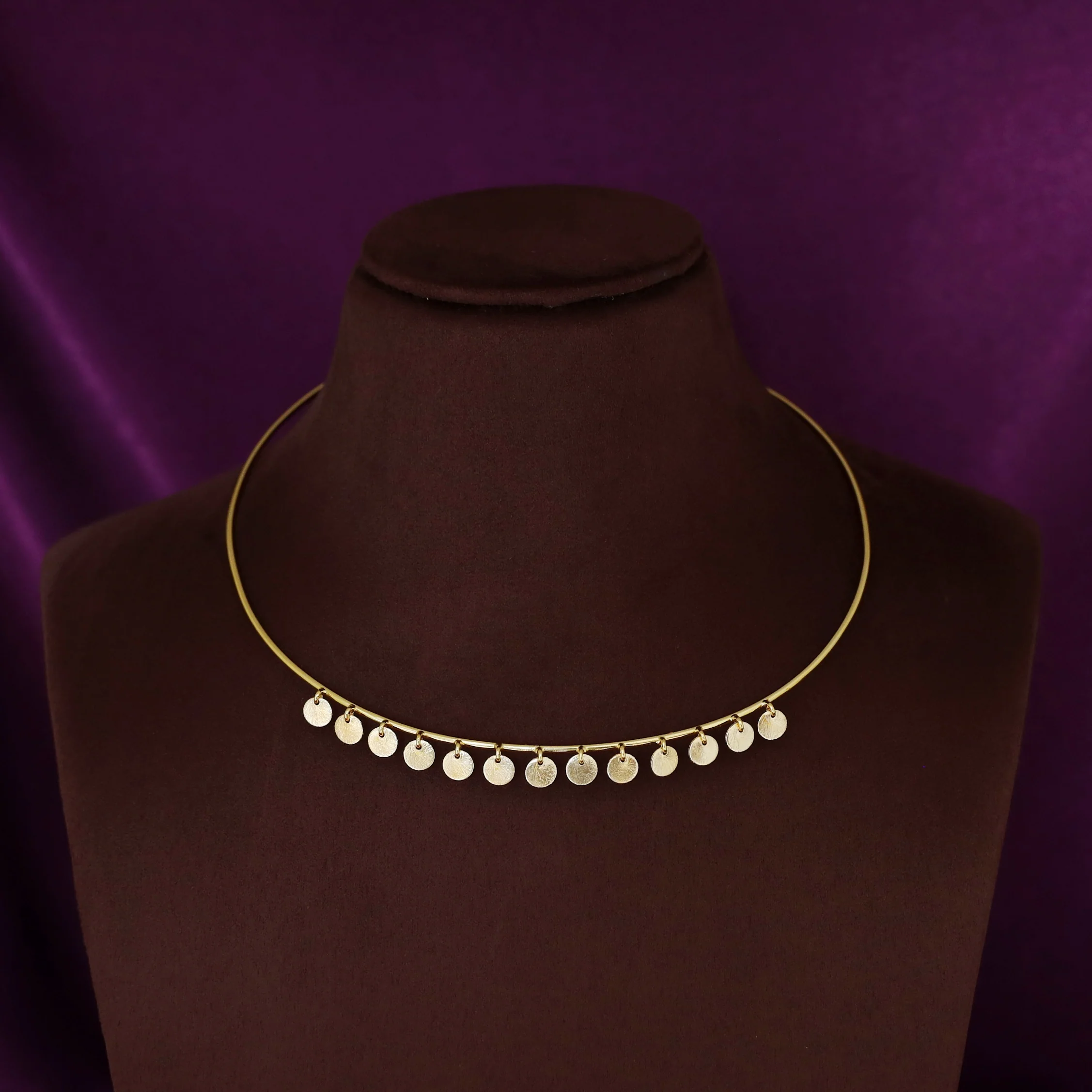 Mini Textured Circle Neck Cuff - Image 4