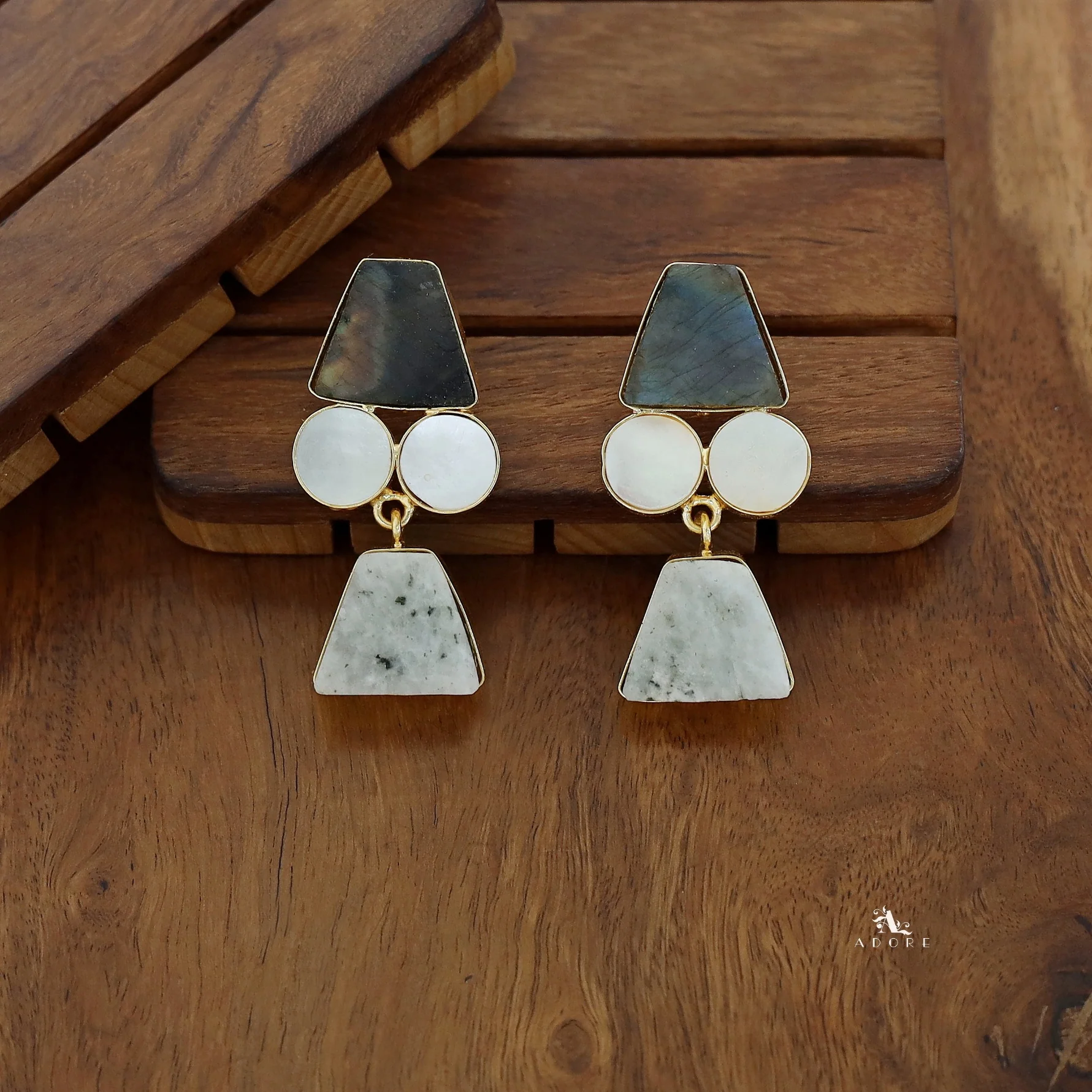 Miranda Multishape Raw Stone + MOP Earring - Image 3