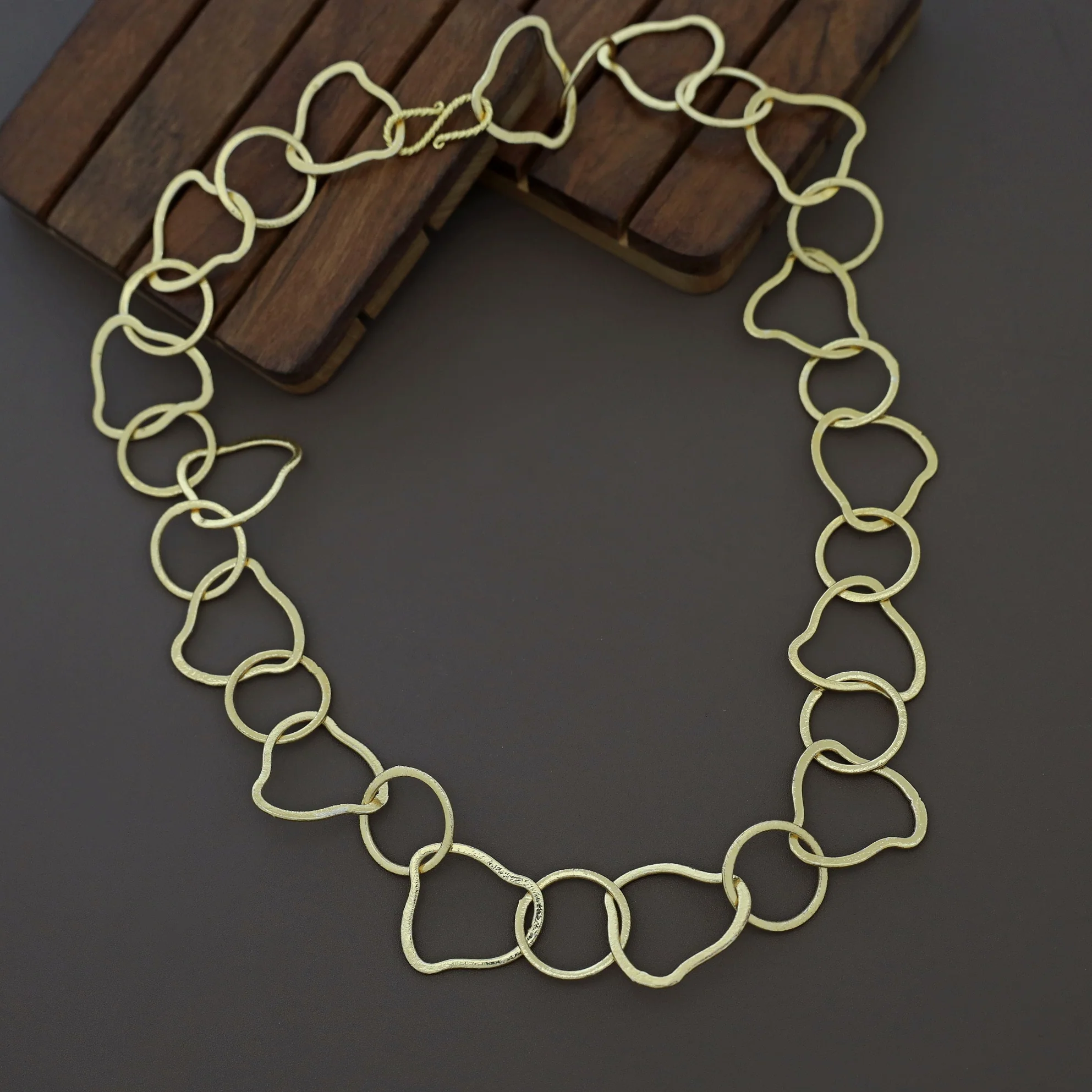 Mirza Golden Neckpiece - Image 3