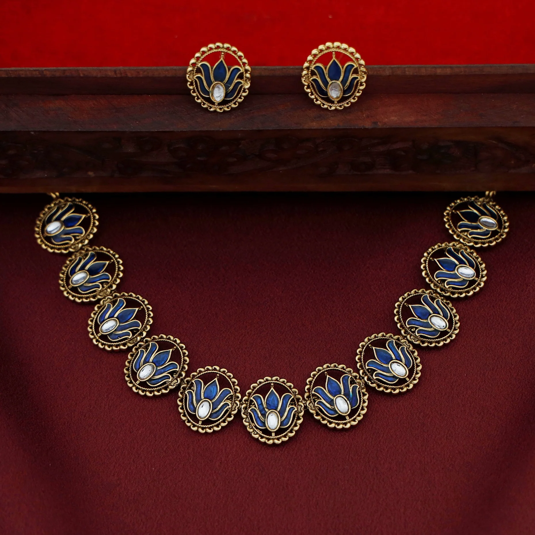 Mitra Oval Padma Enamel Short Neckpiece/Choker With Earring - Image 3