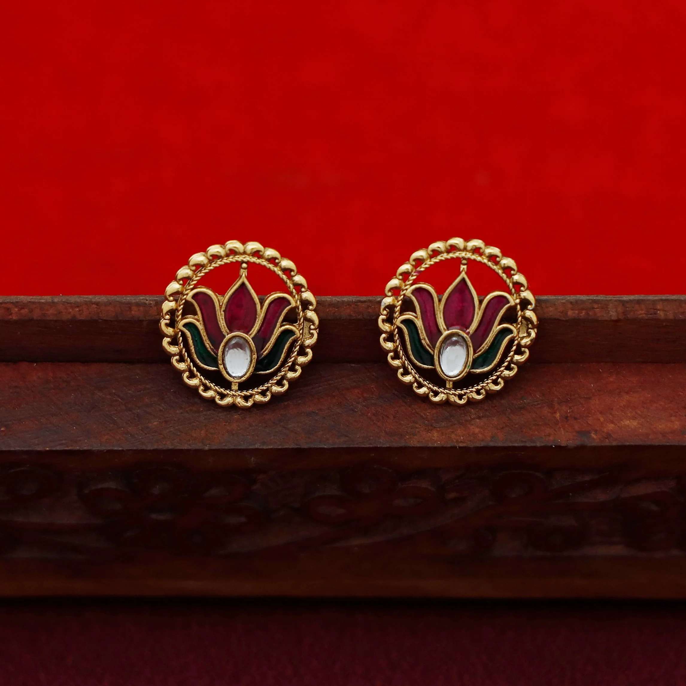 Mitra Oval Padma Enamel Short Neckpiece/Choker With Earring - Image 6