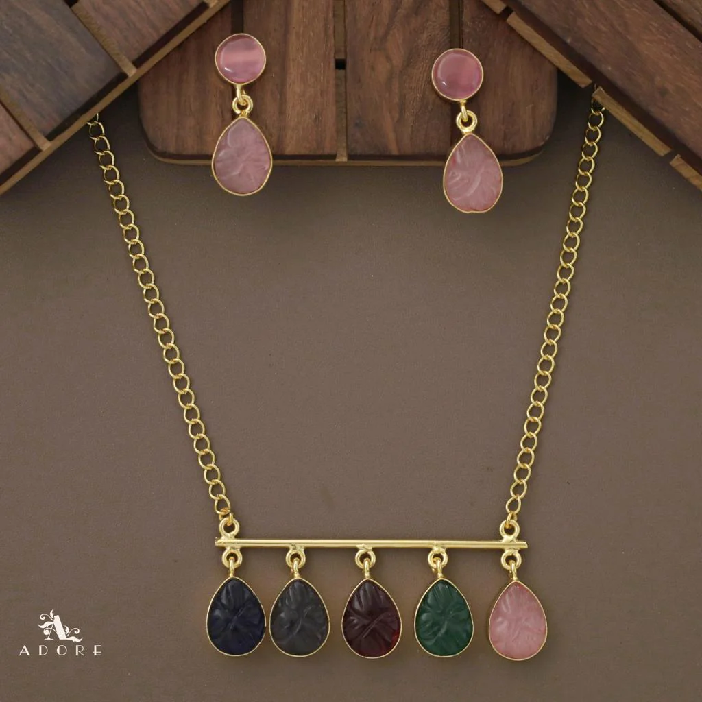 Mizhil 5 Carved Stone Neckpiece With Earring - Image 4