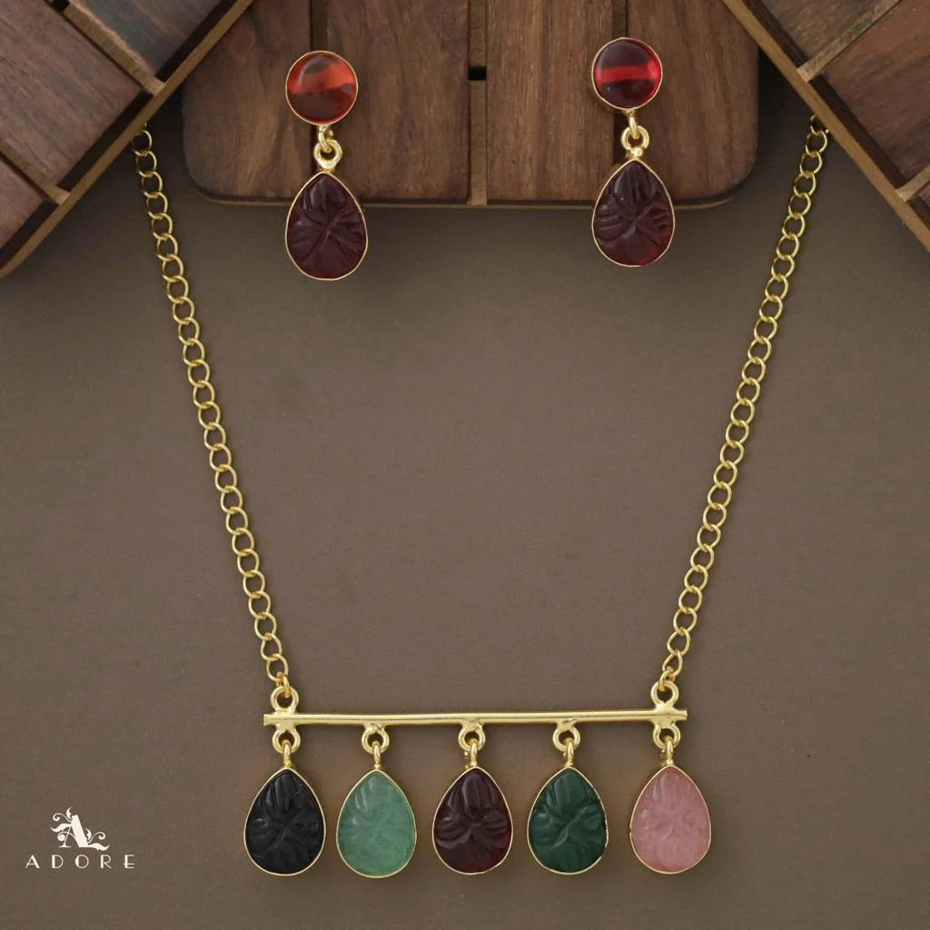 Mizhil 5 Carved Stone Neckpiece With Earring - Image 5