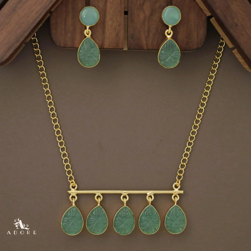 Mizhil 5 Carved Stone Neckpiece With Earring - Image 6