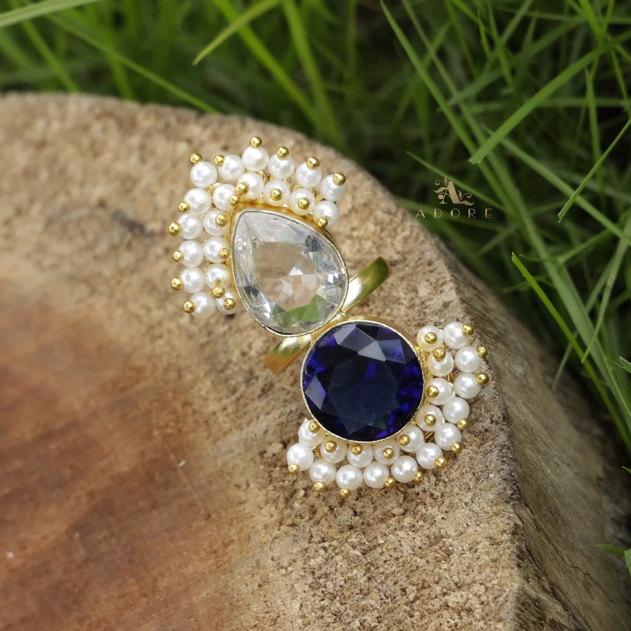 Mizra Glossy Cluster Pearl Ring - Image 7