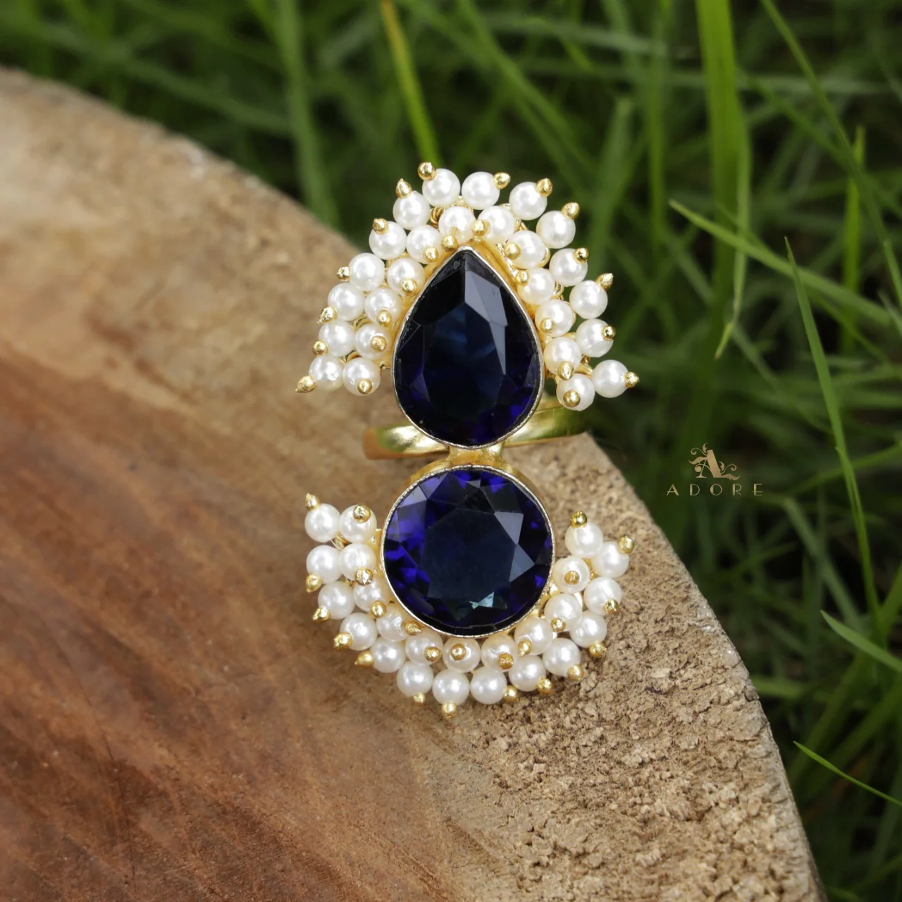 Mizra Glossy Cluster Pearl Ring - Image 8