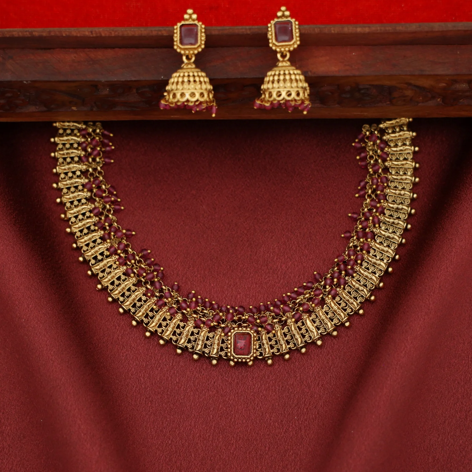 Mohana Cluster Pearl Bead Short Neckpiece with Earring - Image 4