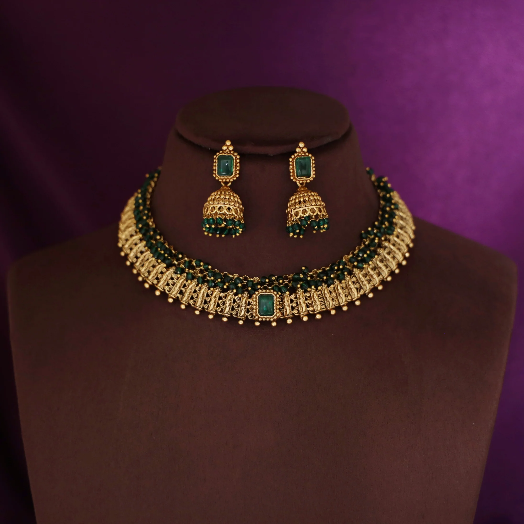 Mohana Cluster Pearl Bead Short Neckpiece with Earring - Image 7