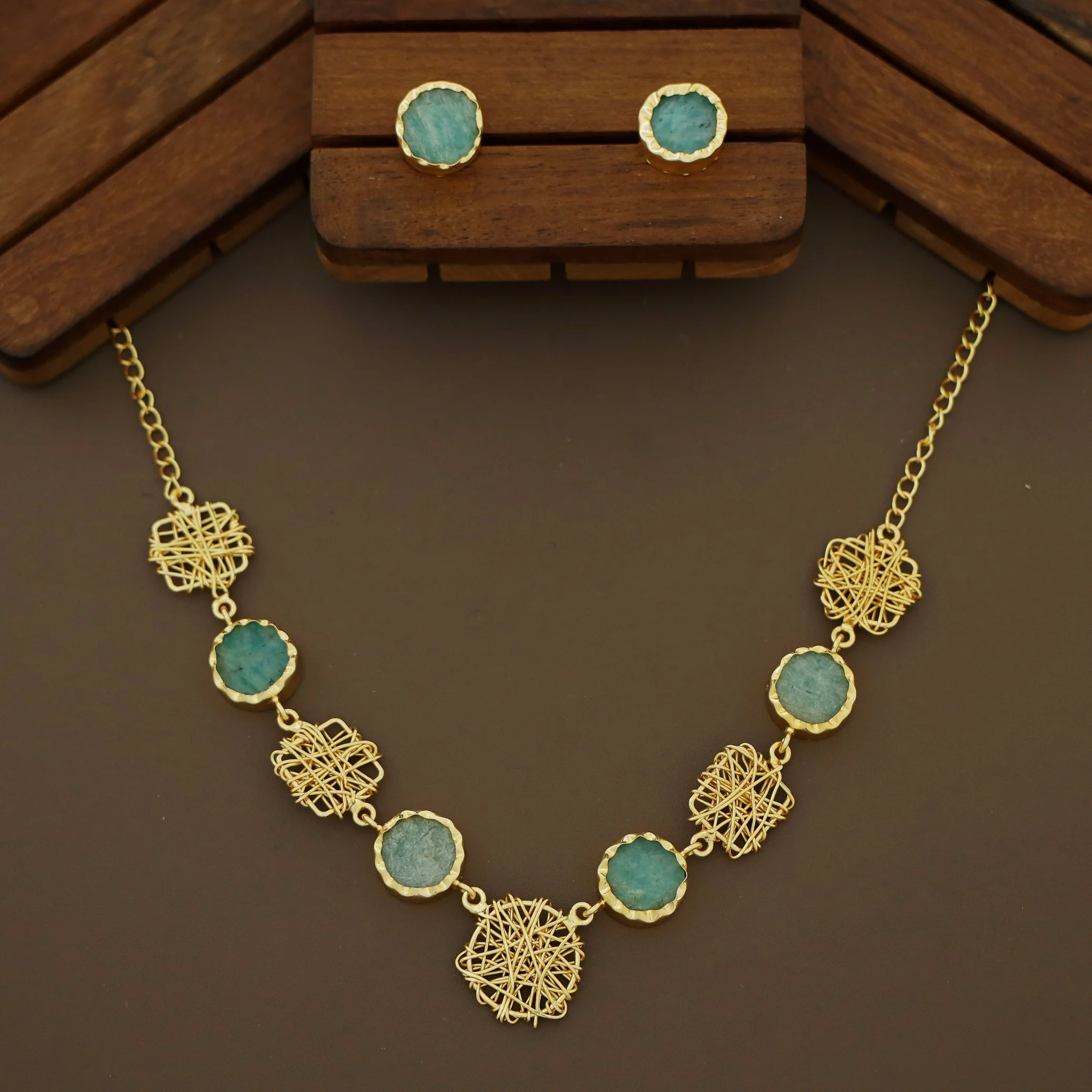 Monica Wired Circle + Square Raw Stone Short Neckpiece With Stud - Image 8