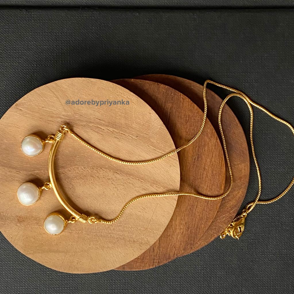 Moon Pearl Neckpiece - Image 4