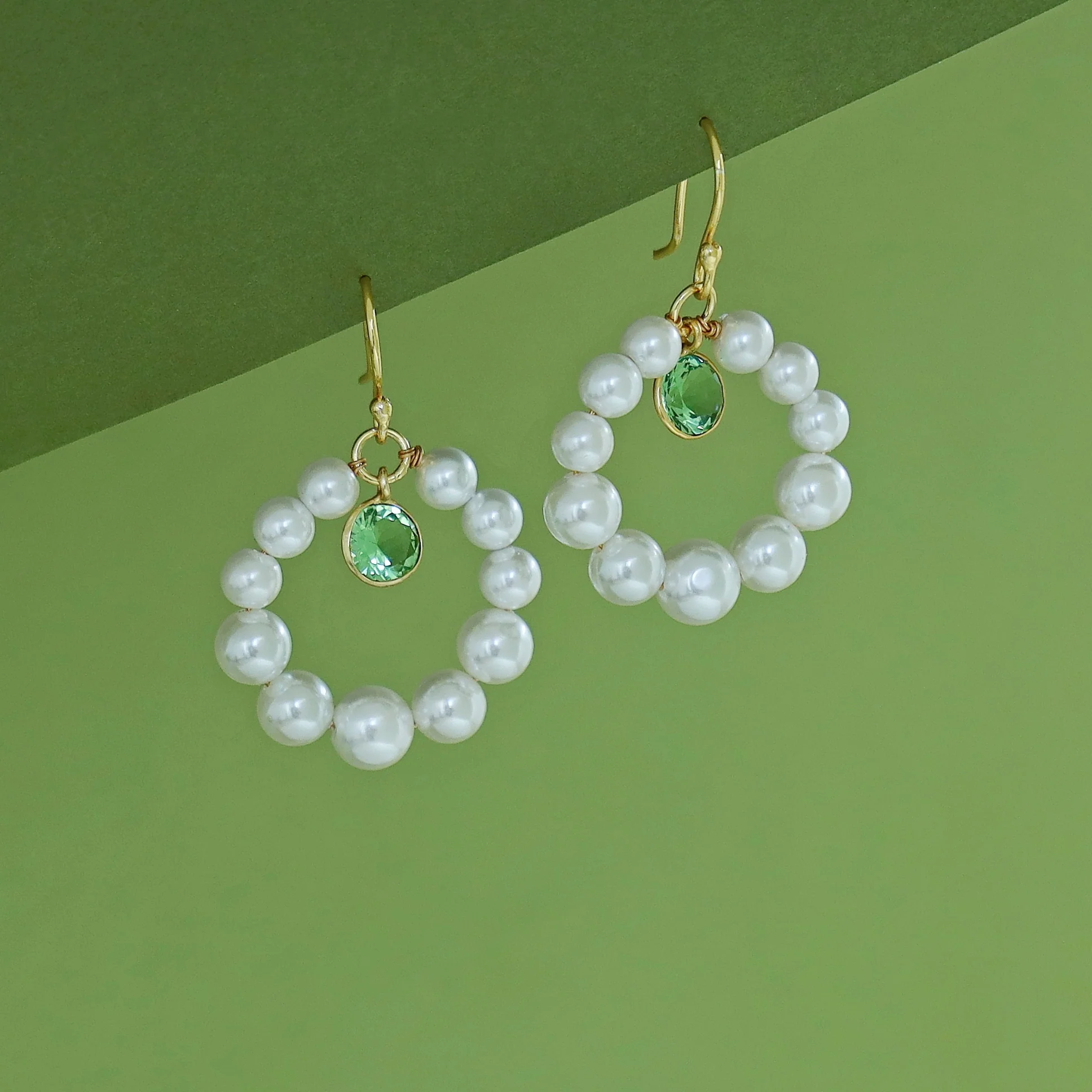 Mrinaal Pearl Hoop Earring - Image 3