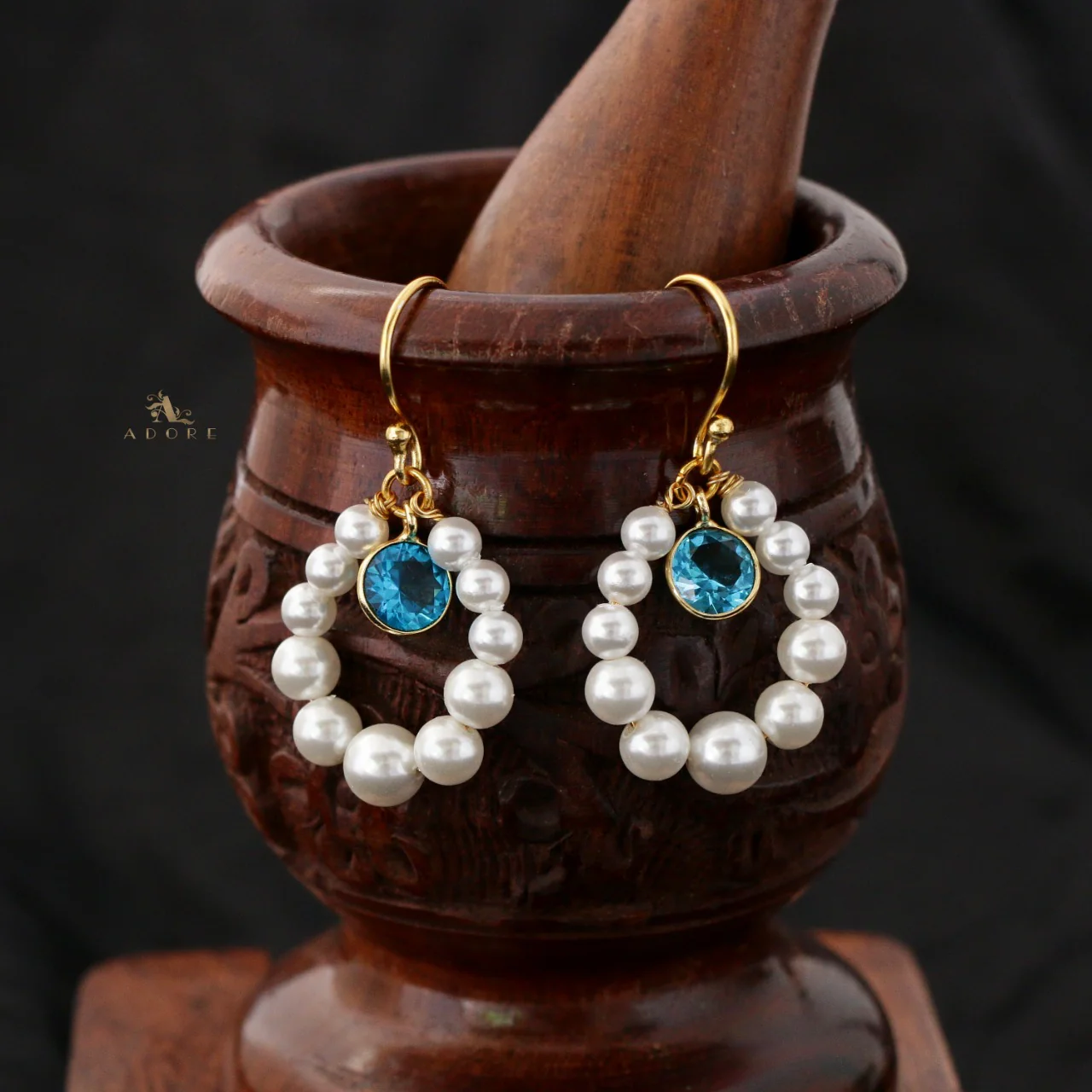 Mrinaal Pearl Hoop Earring - Image 4