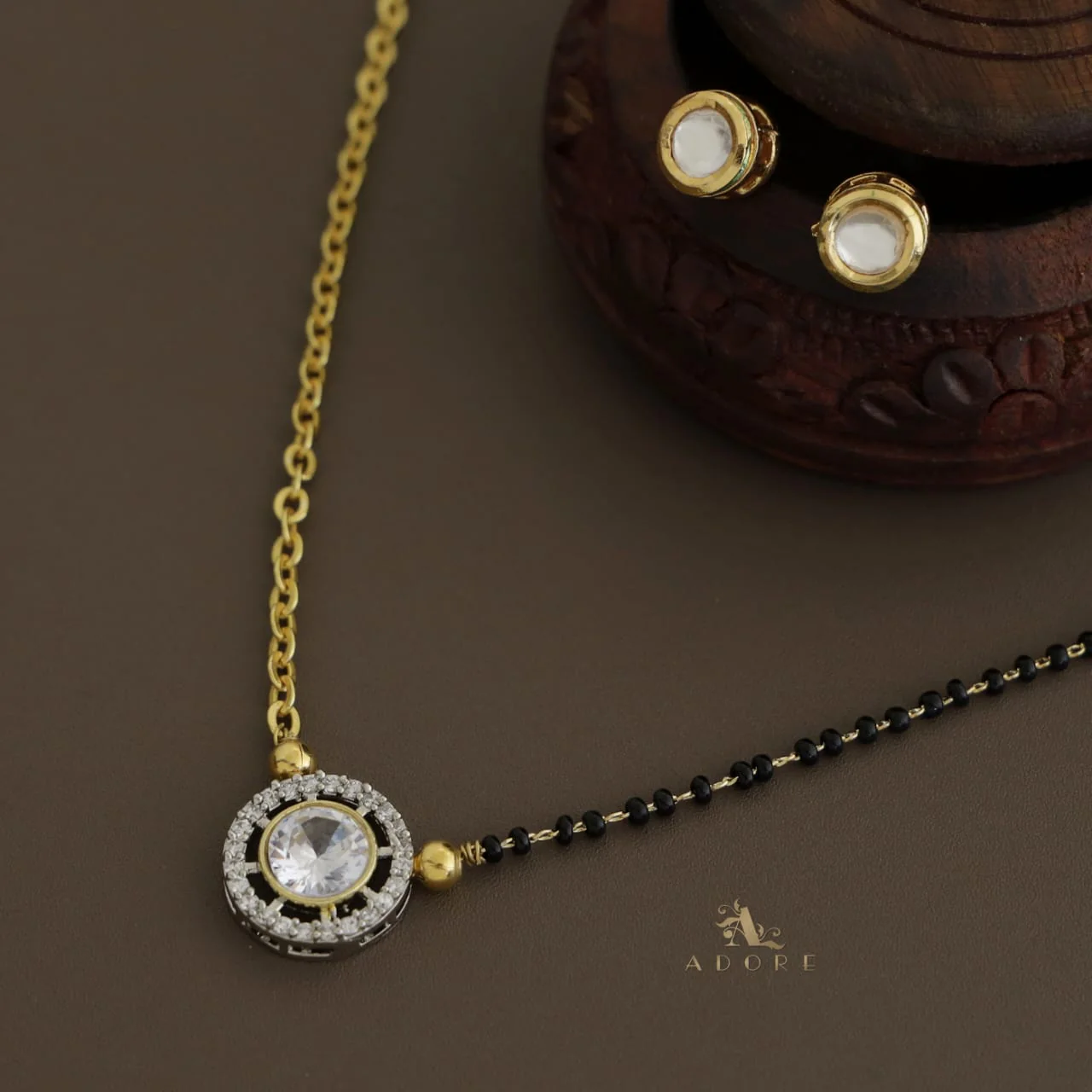 Mrithu Mangalsutra Short Neckpiece With Kundan Stud - Image 3