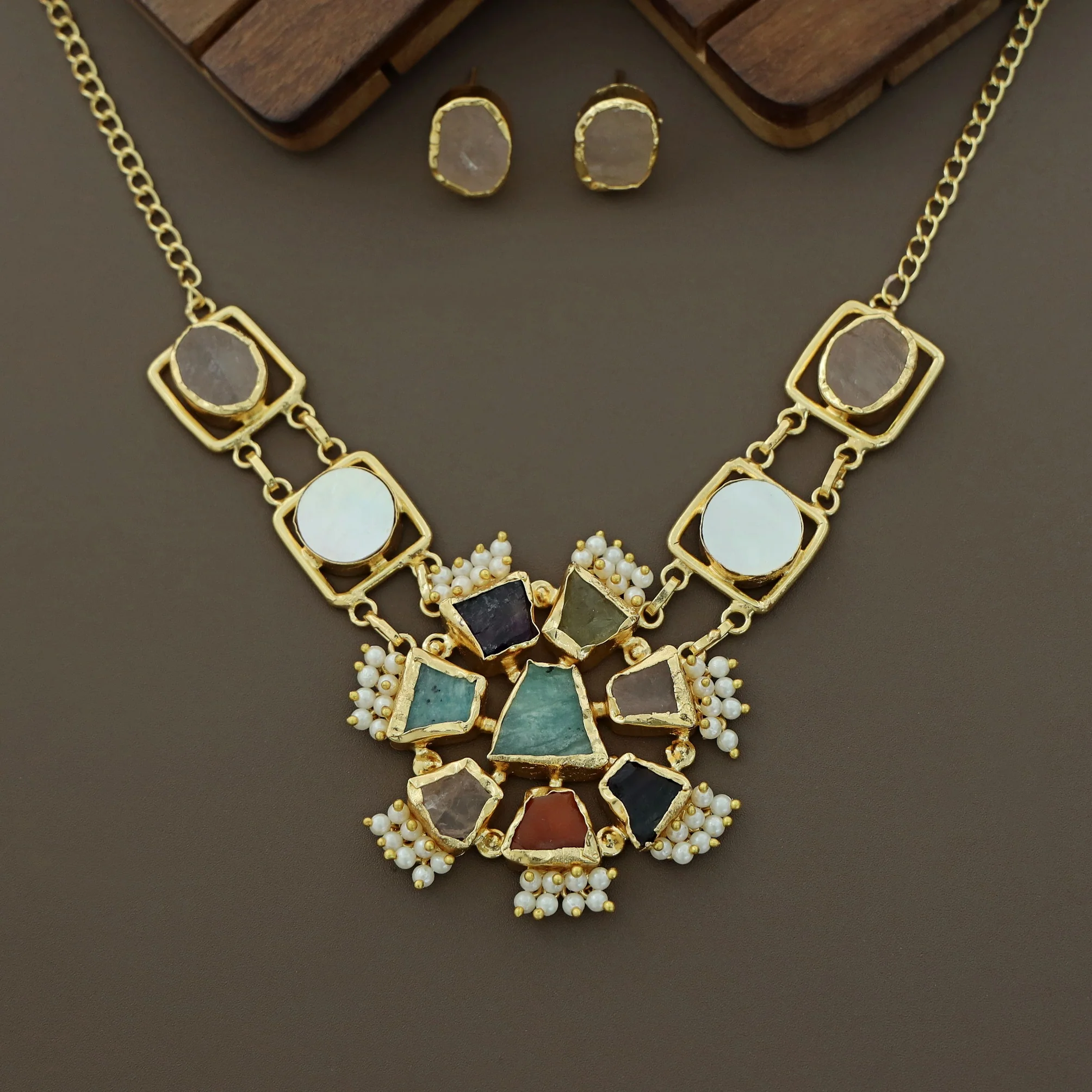 Multicolour Raw Stone + Cluster Pearl Neckpiece With Stud - Image 5