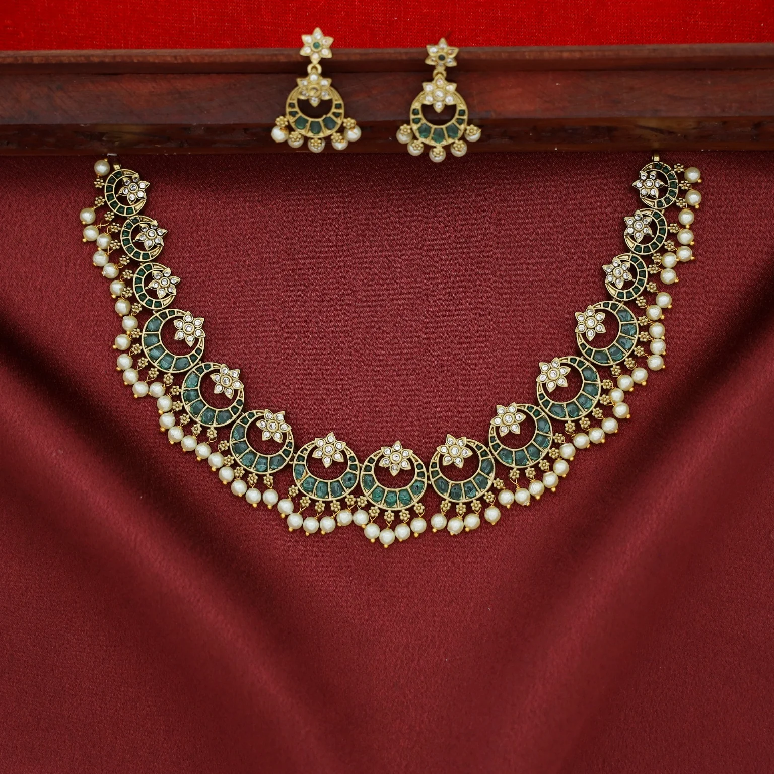 Mumtaz Half Moon and Flower Neckpiece with Earring - Image 2