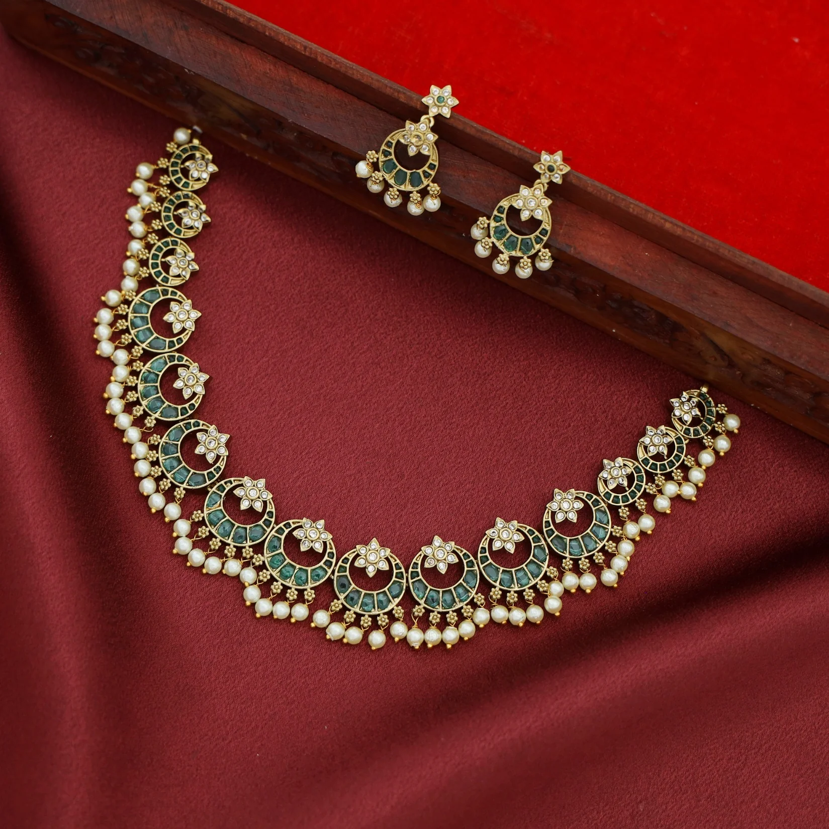 Mumtaz Half Moon and Flower Neckpiece with Earring - Image 4