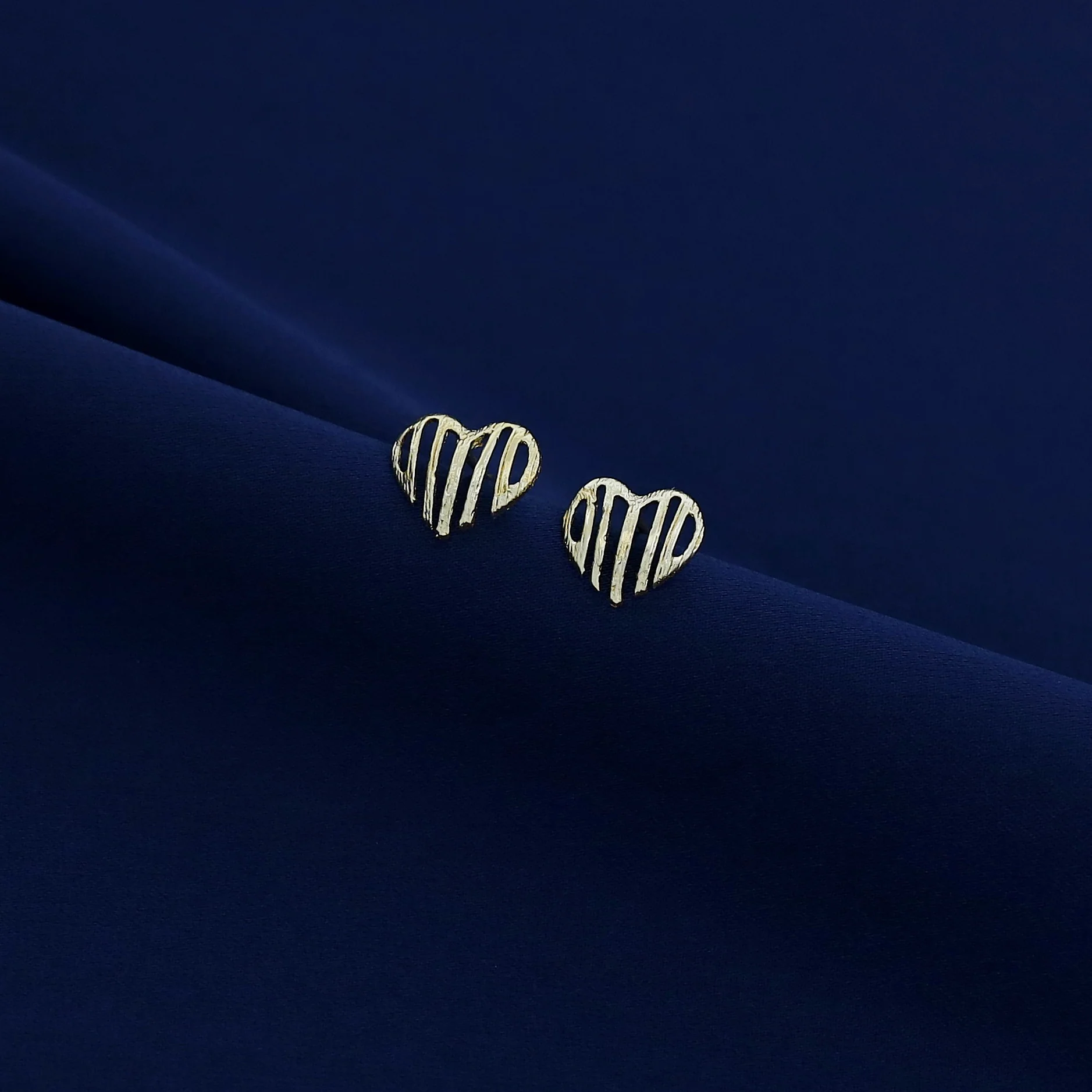 Mylah Golden Heart Stud - Image 3