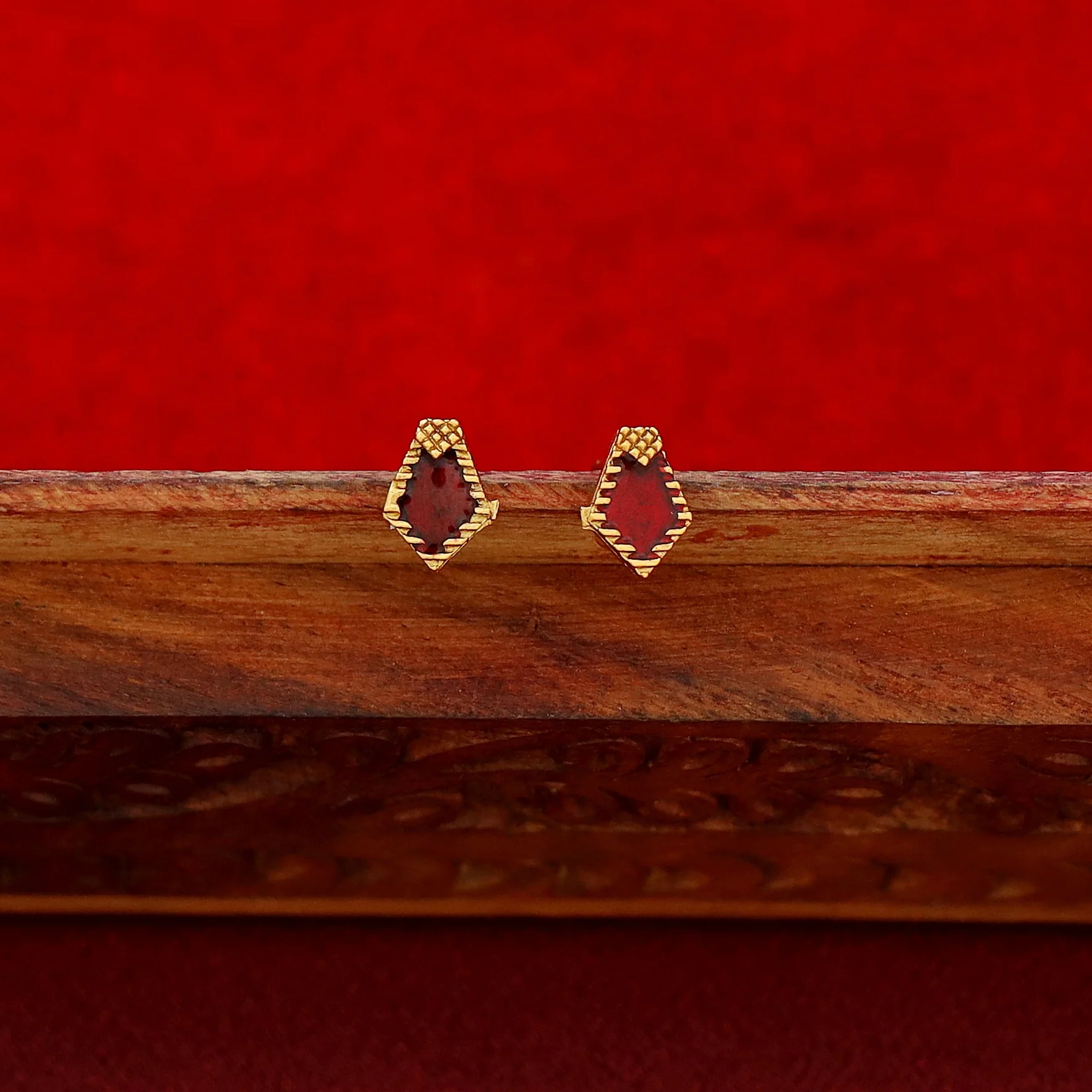 Mythily 4 Layer Golden Ball Enamel Palakka Choker With Stud - Image 8