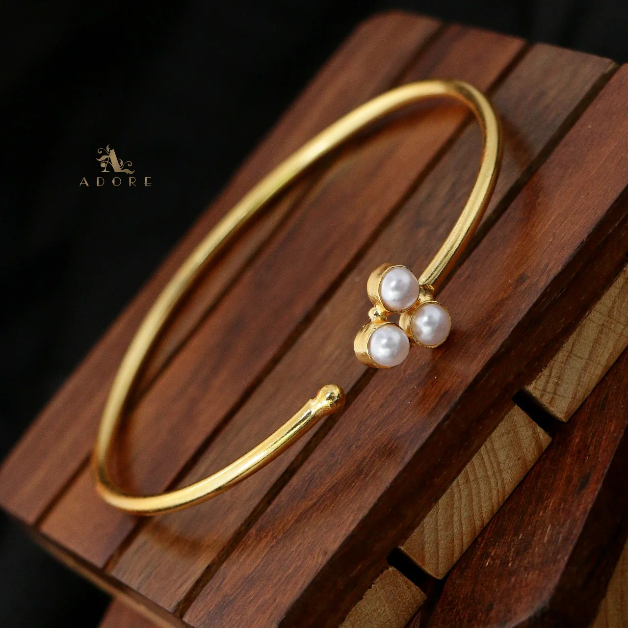 Nachini Tri Pearl Front Open Bangle - Image 3