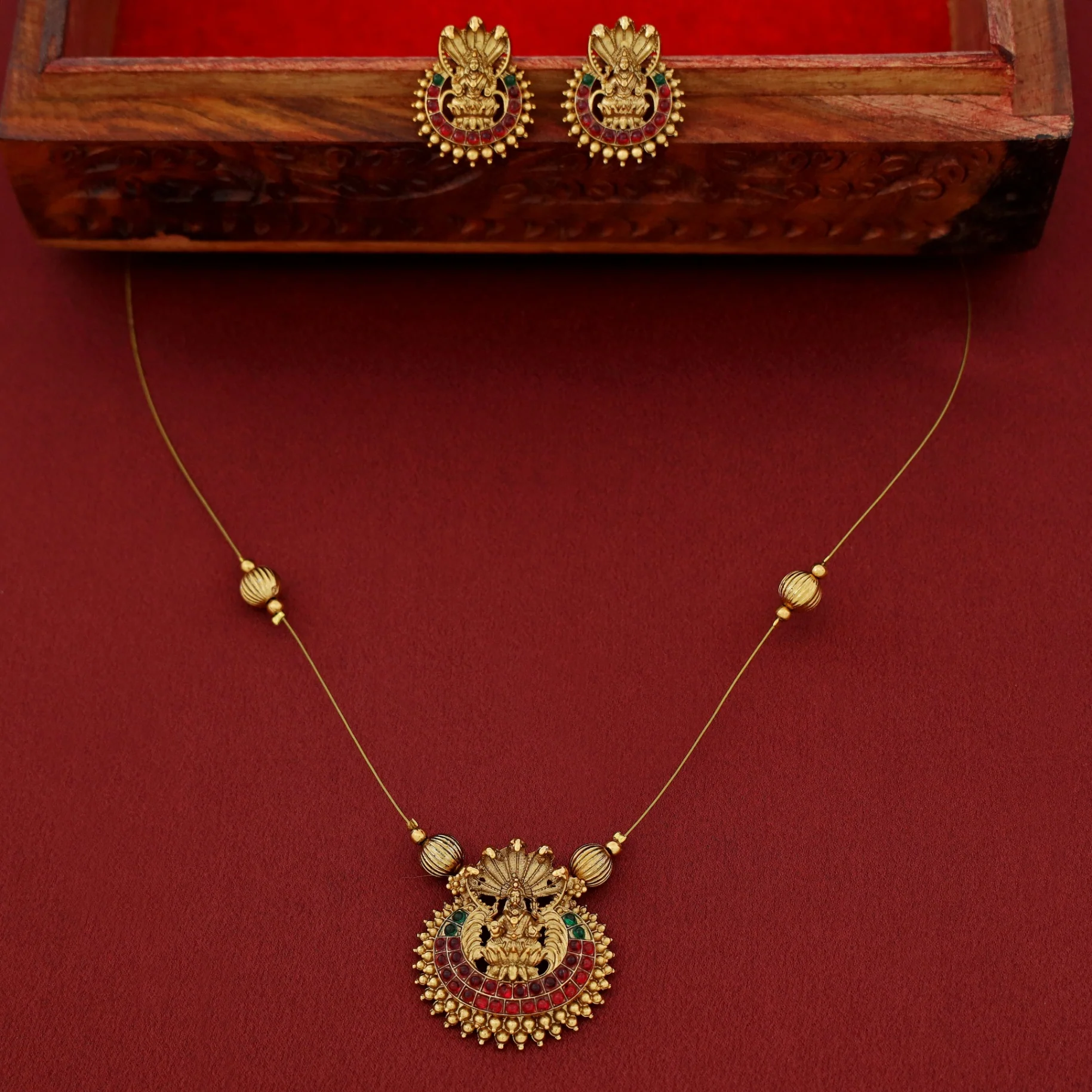 Naga Lakshmi Pendant String Neckpiece With Earring - Image 2