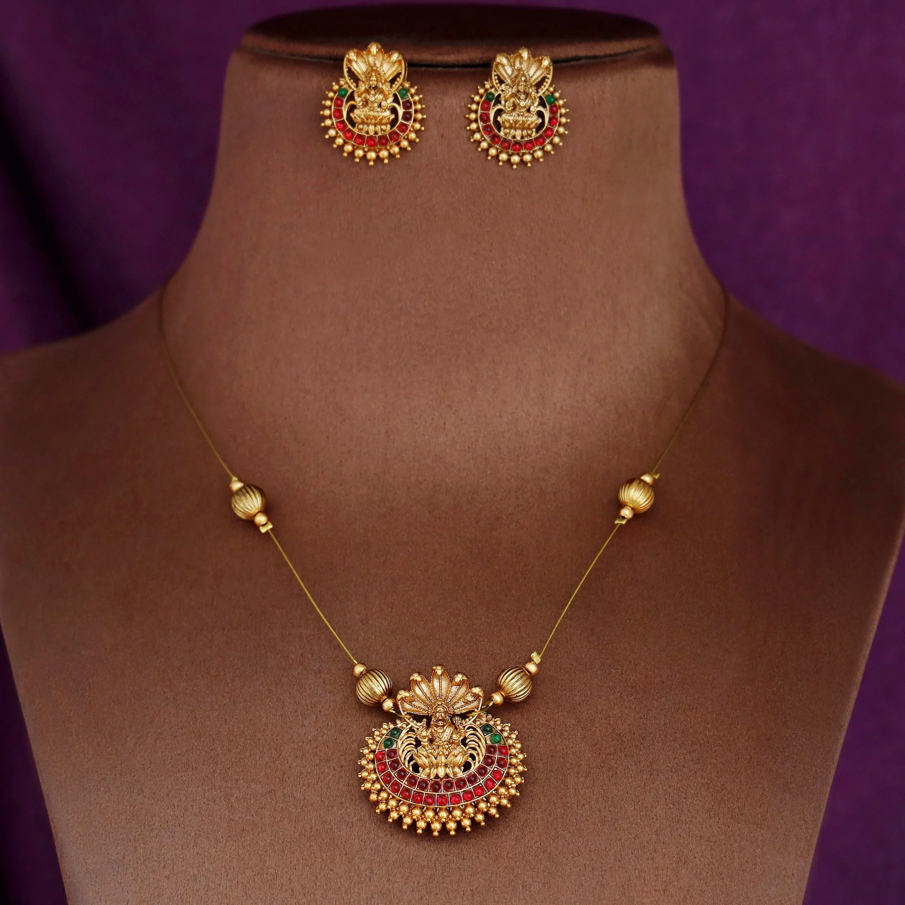 Naga Lakshmi Pendant String Neckpiece With Earring - Image 6