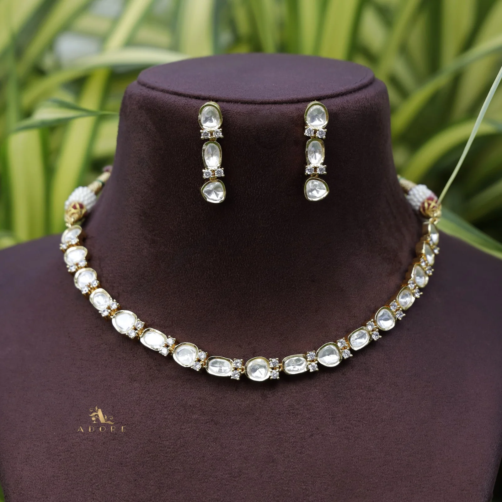 Nagas Polki kundan Short Neckpiece With Earring - Image 3