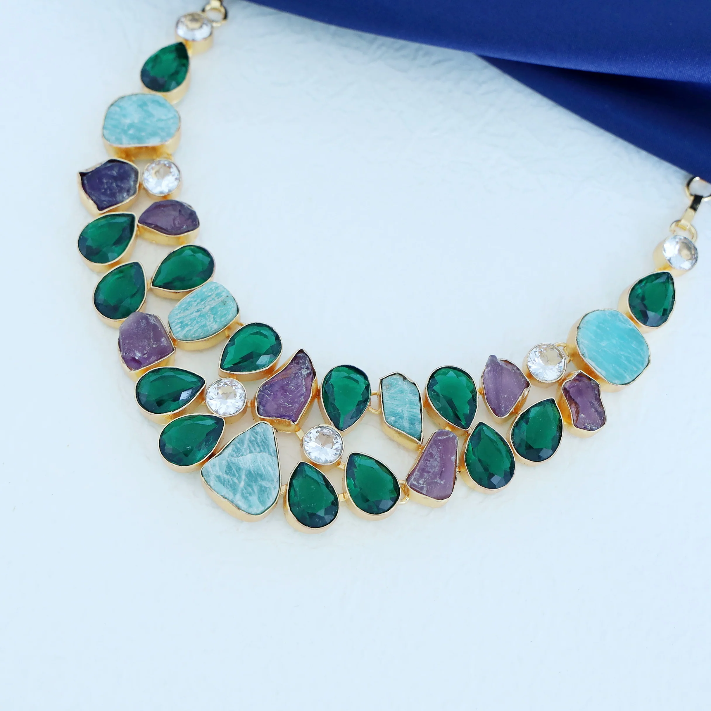 Nalani Glossy Neckpiece - Image 3