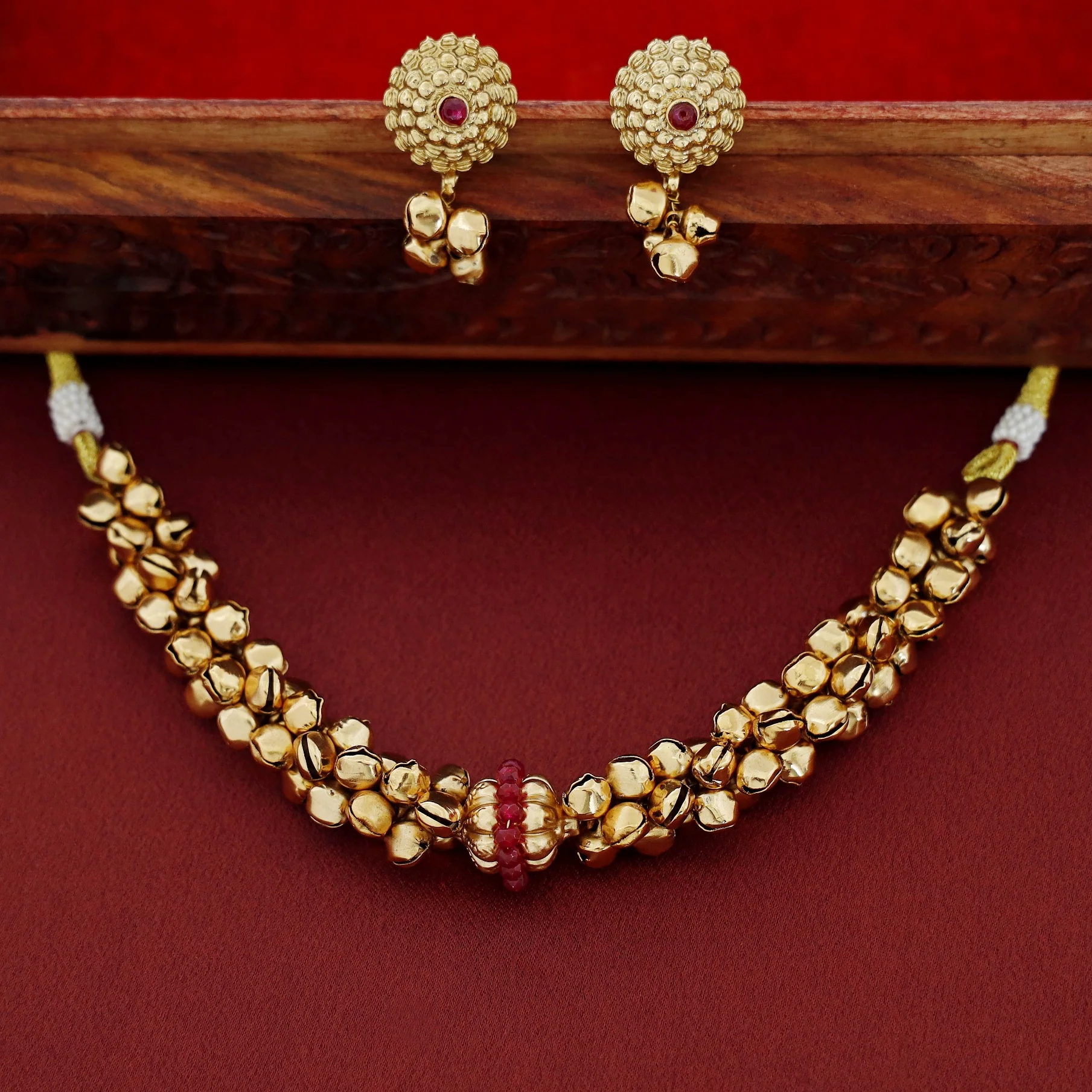 Narmada Ghungroo Short Neckpiece With Earring - Image 2